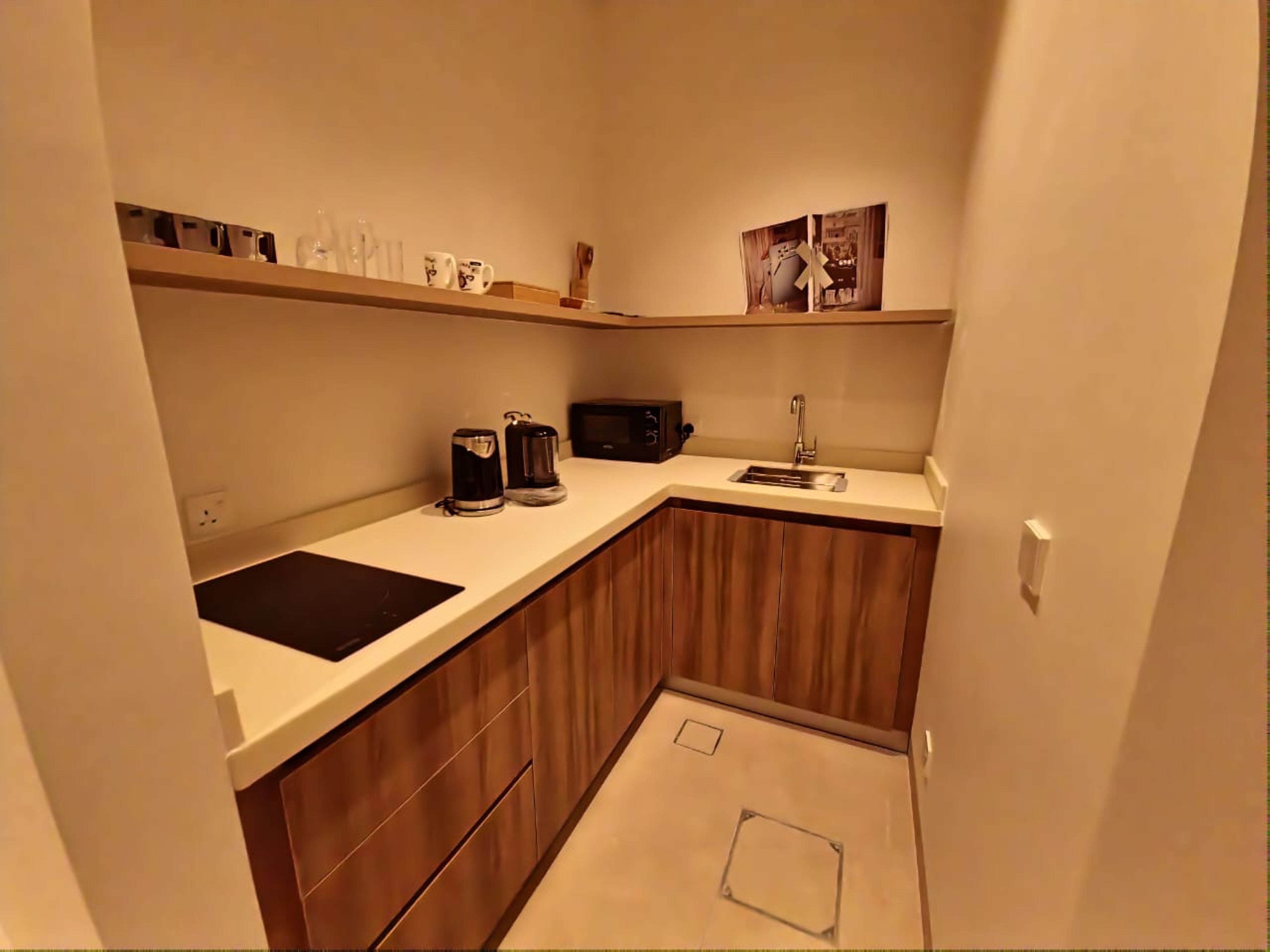 https://img.gathern.co/1400x0/1/t5H90YDwos6-9I4JRcFafQomxs8w7SYk.jpg