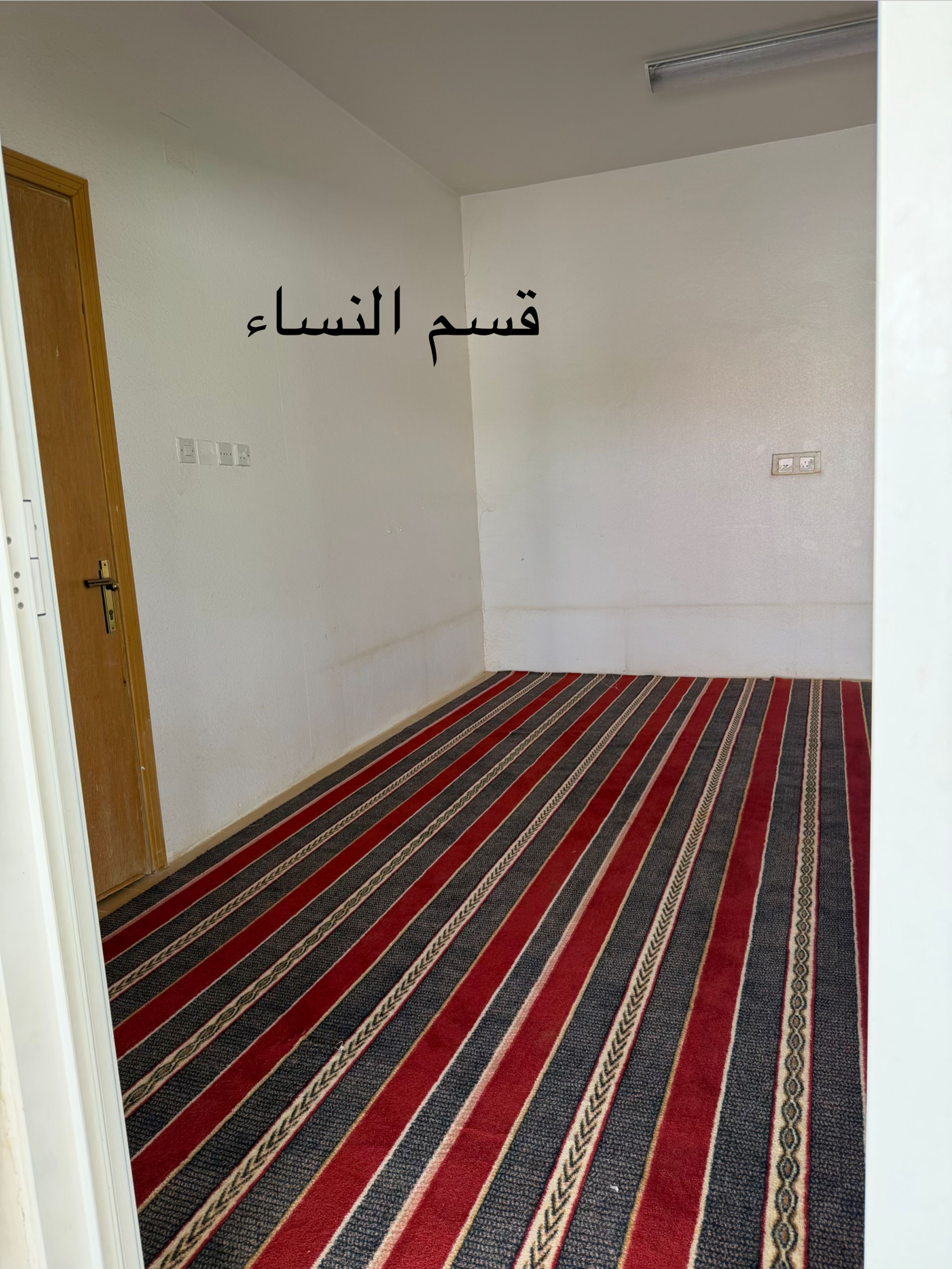 https://img.gathern.co/1400x0/1/tC79Pnv_JNlexPxbkhqgyEiI-fTDa9ZD.jpg