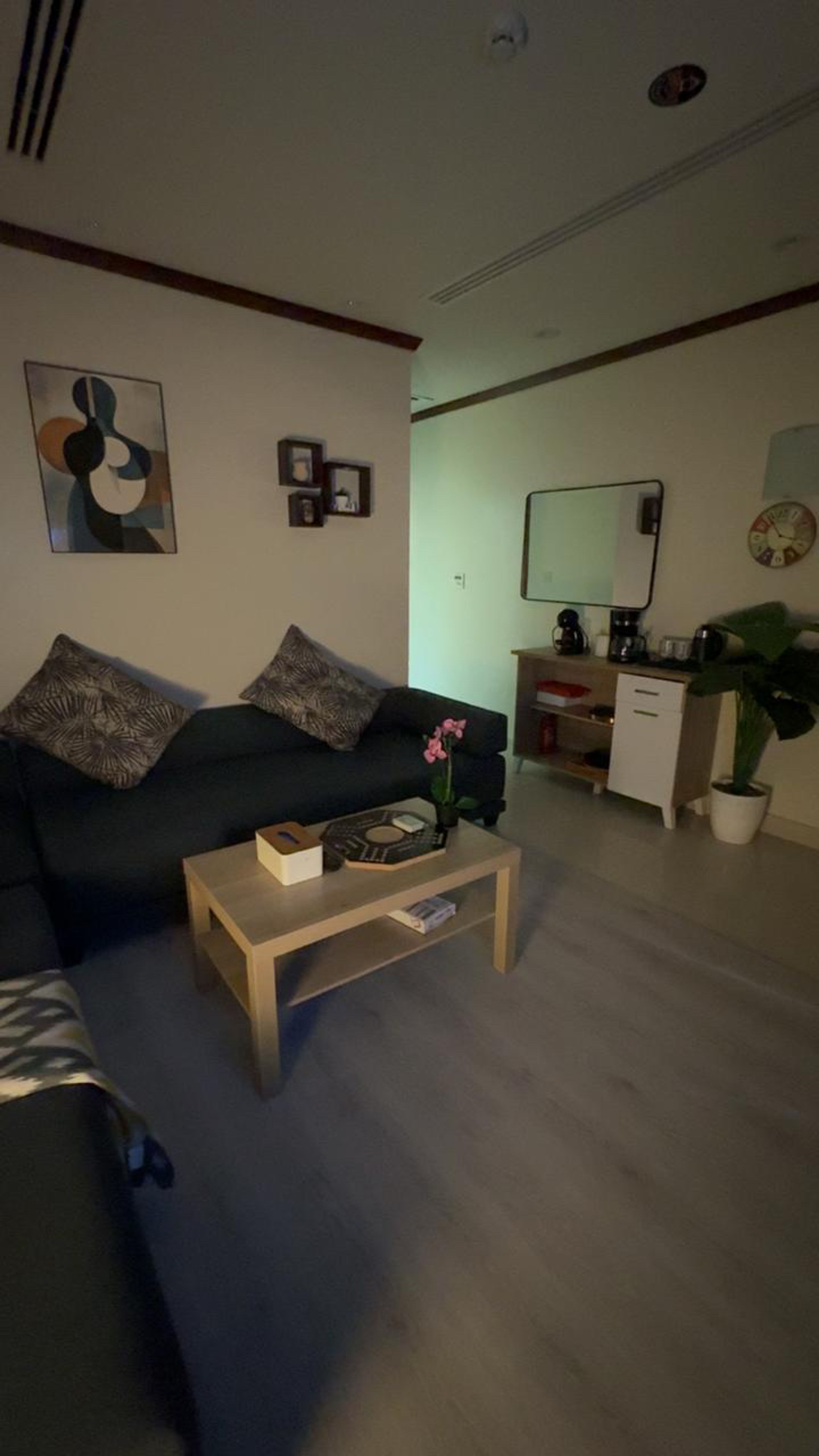 https://img.gathern.co/1400x0/1/tE68hyj1aJInIUaOoj3t3MdYiCVZt8q2.jpg