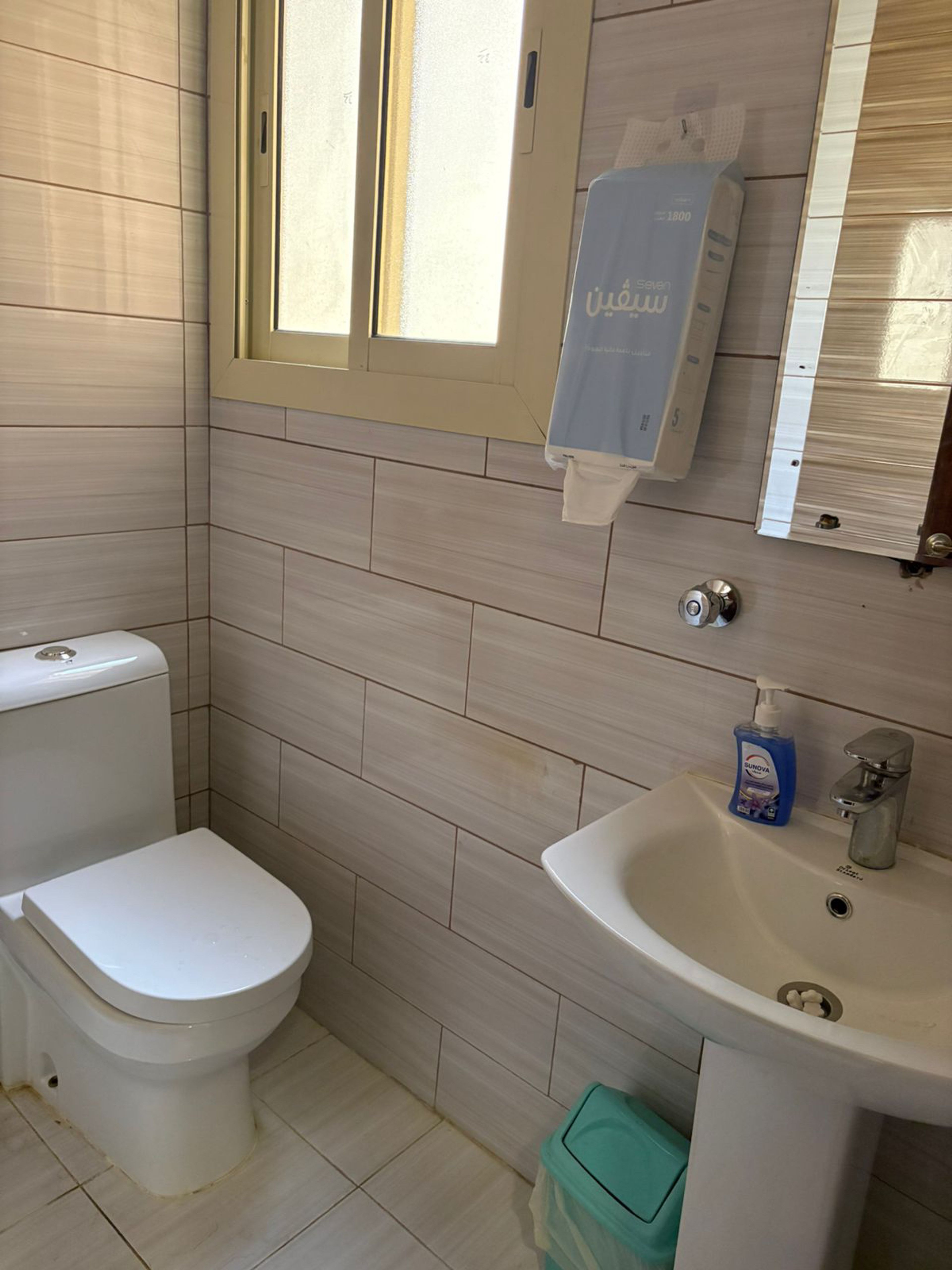 https://img.gathern.co/1400x0/1/tX9N7yAbiCxpcRBTifU0ADvw0TstiaDk.jpg