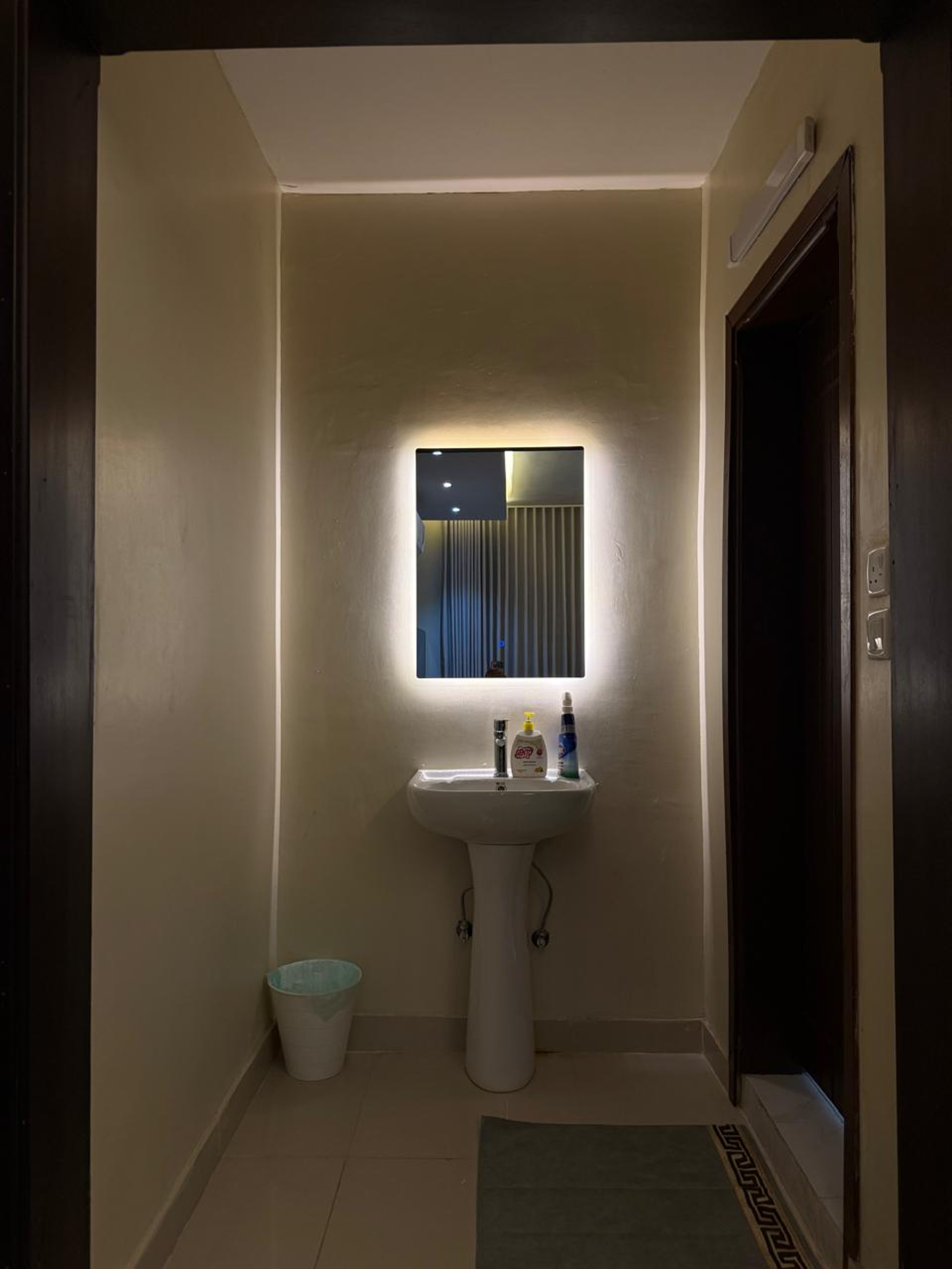 https://img.gathern.co/1400x0/1/u8pGVEc3S9csmWm-yjrXckTIXIcbVFhV.jpg