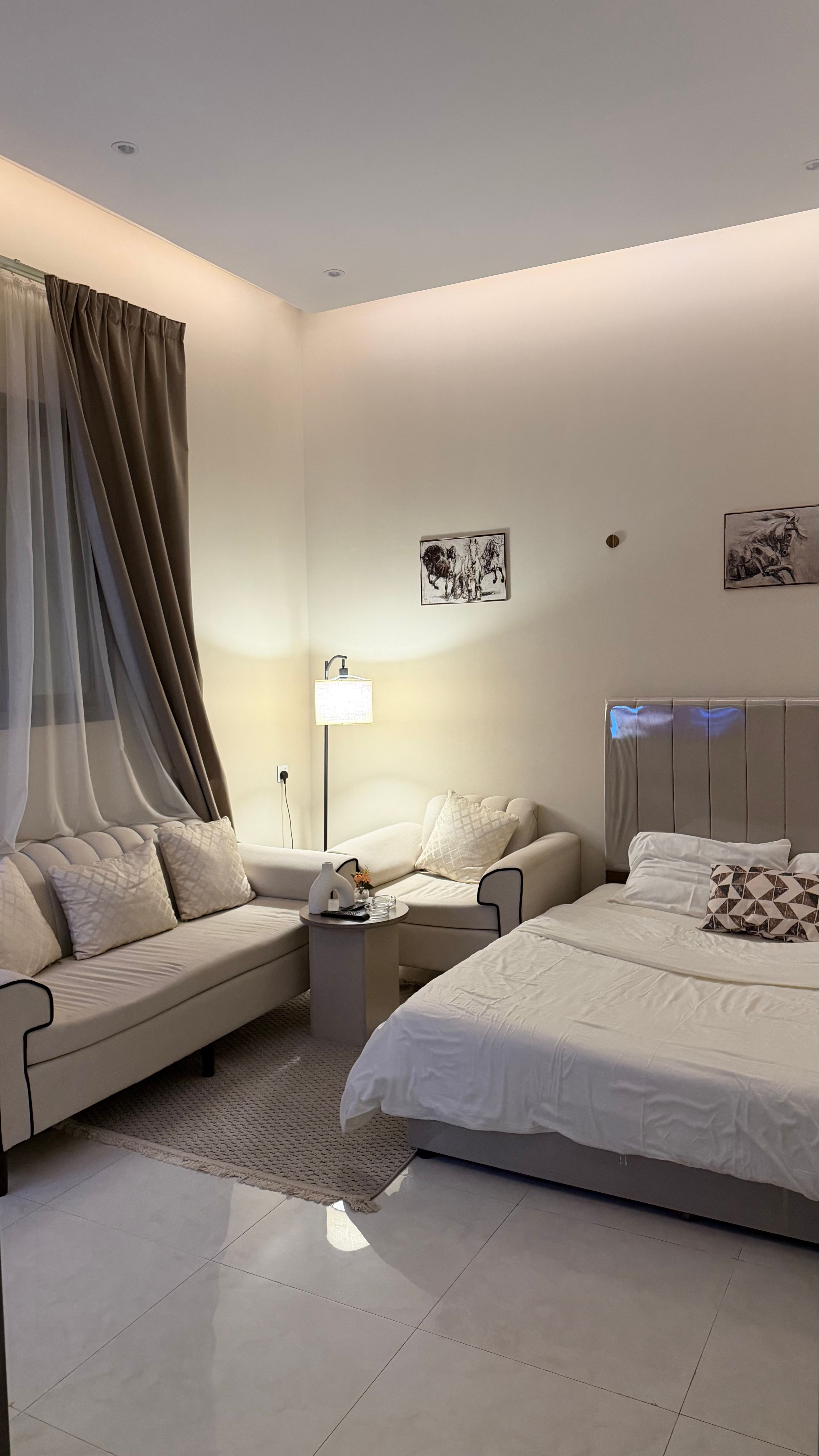 https://img.gathern.co/1400x0/1/uAXaMooJFB4h0J6yEFs_gw9UPLvivyc6.jpeg