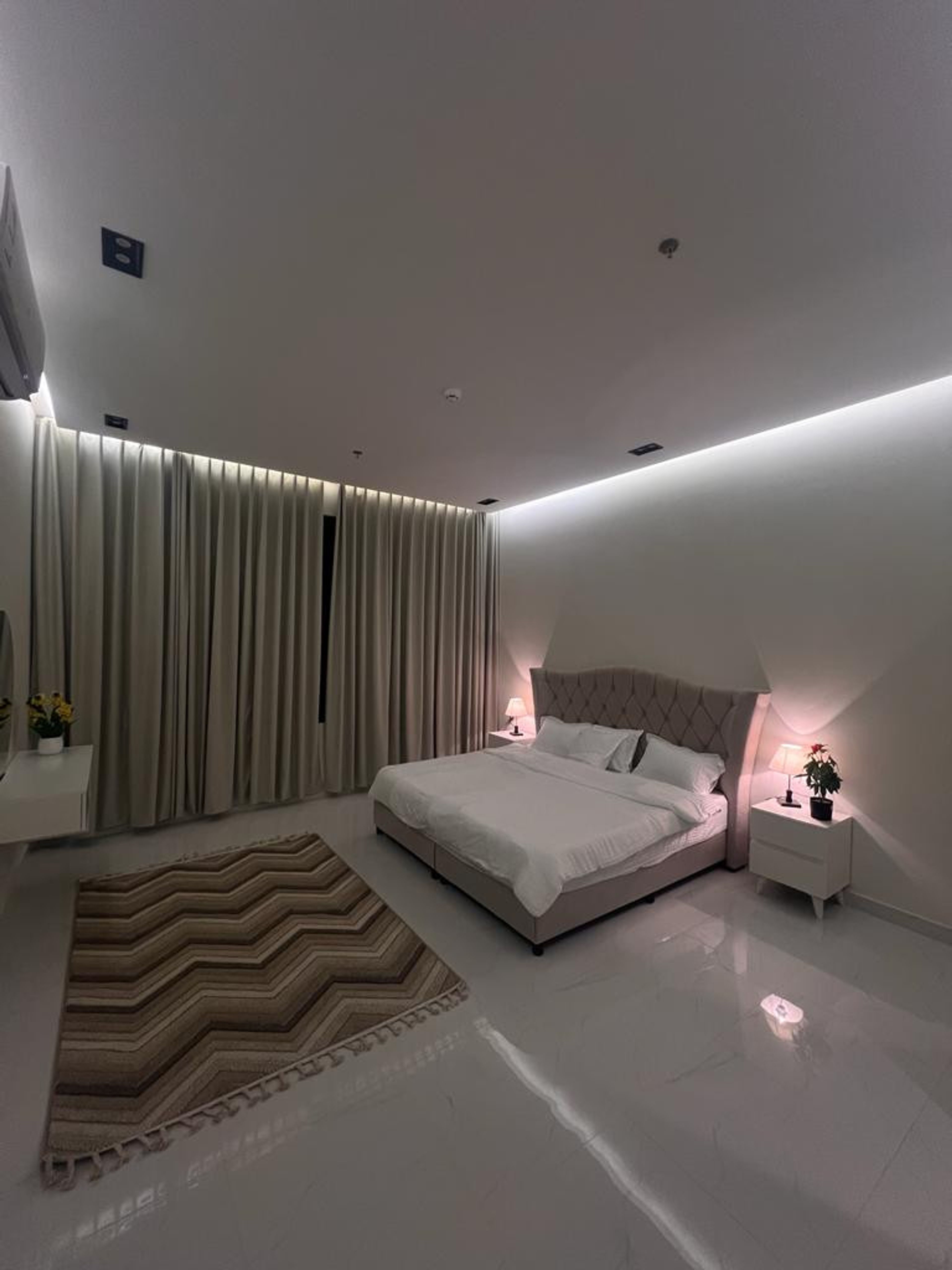 https://img.gathern.co/1400x0/1/uIIgaMesUld_eaYdyJNp4GH-3aJcXn-w.jpg