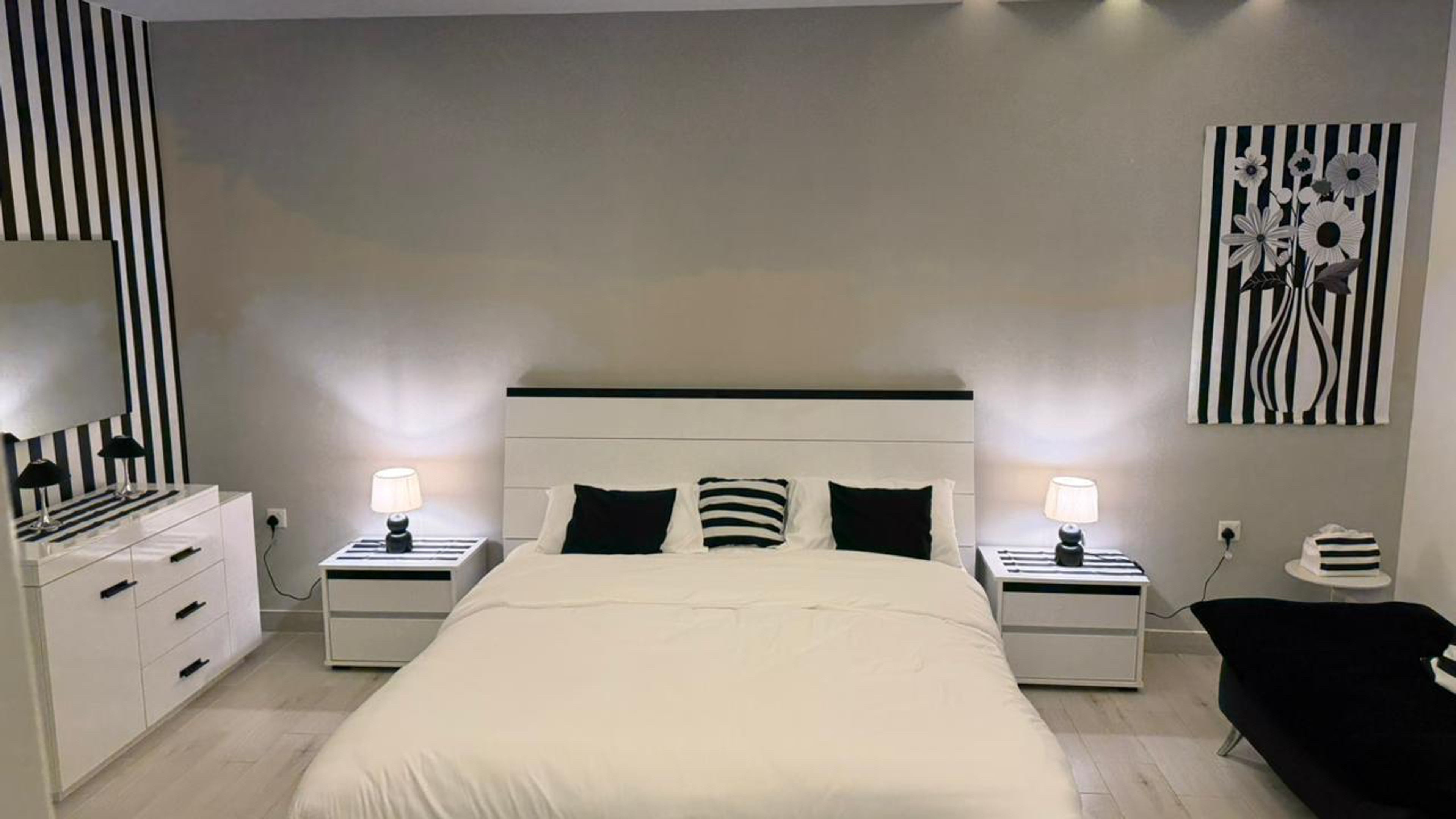 https://img.gathern.co/1400x0/1/uLYF0jPQINTDpDzqIAJnTmGALXrs_5A4.jpg