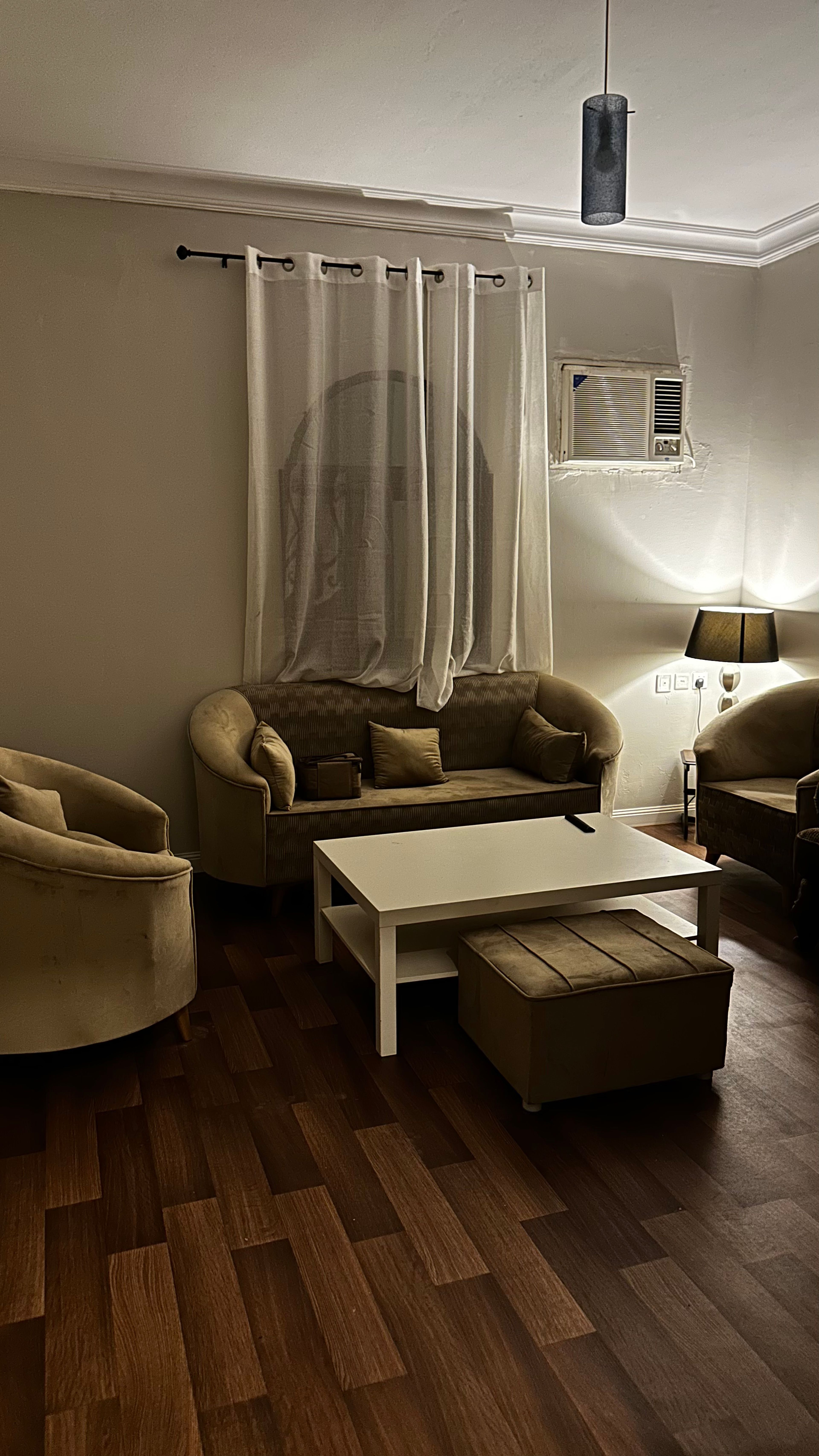 https://img.gathern.co/1400x0/1/ucLoebKrpzGvNHpLQMw0yLIWYGSoz9HW.jpg