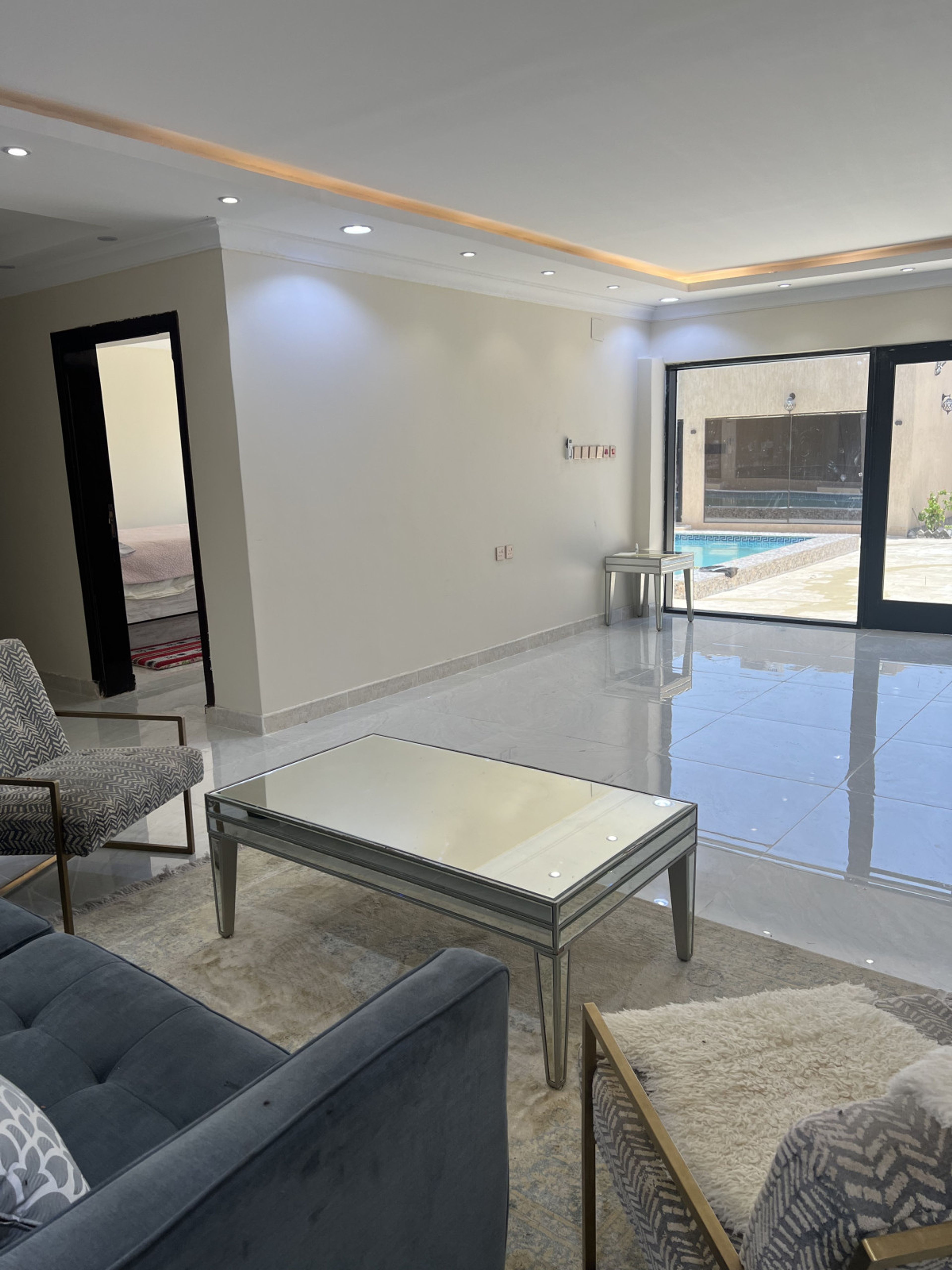 https://img.gathern.co/1400x0/1/ud9S3CHeOuk4vfsE34DXohN03XJvskYH.jpg