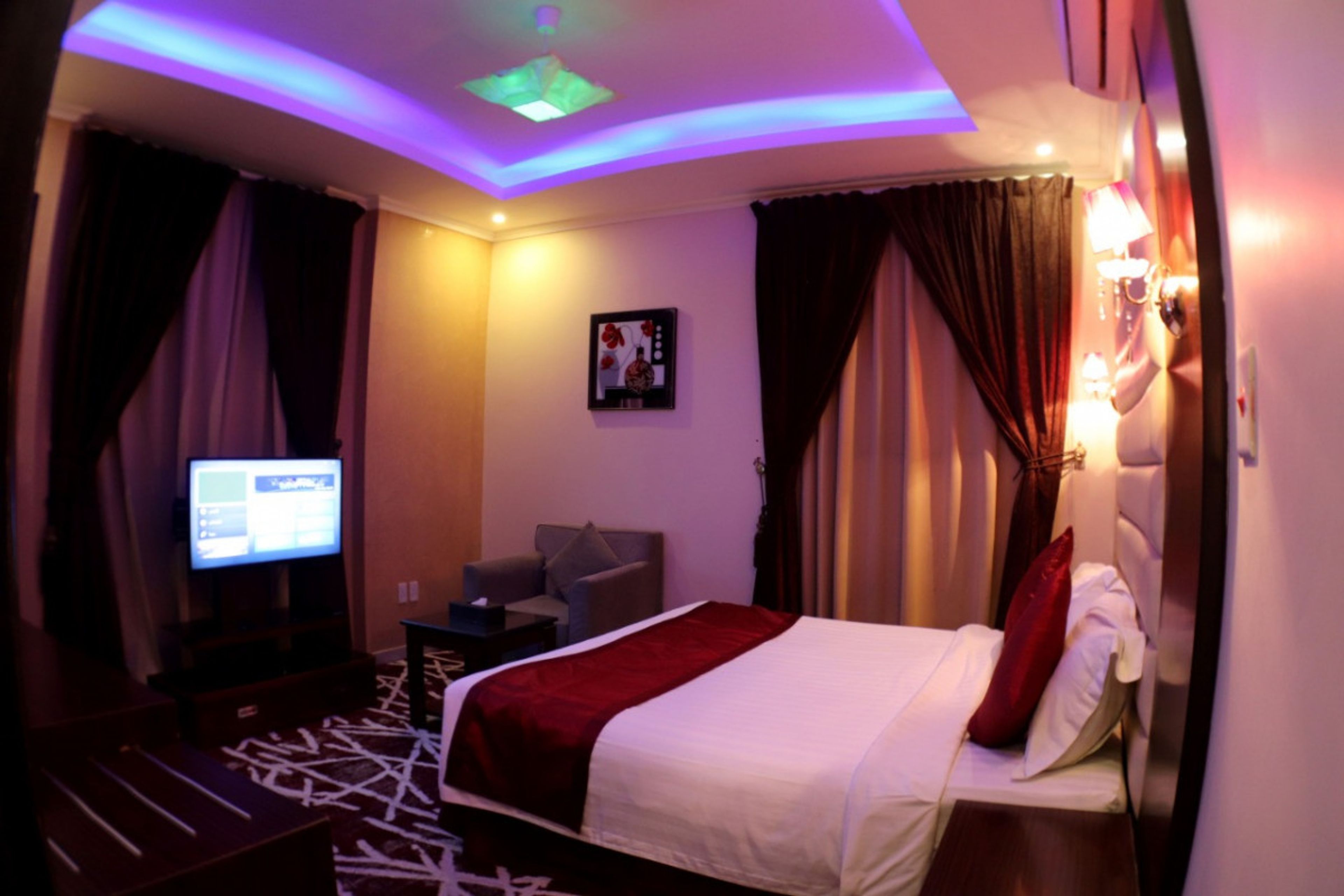 https://img.gathern.co/1400x0/1/ugk1L5apHD9mH4puYktcL2m3hCbien5K.jpeg