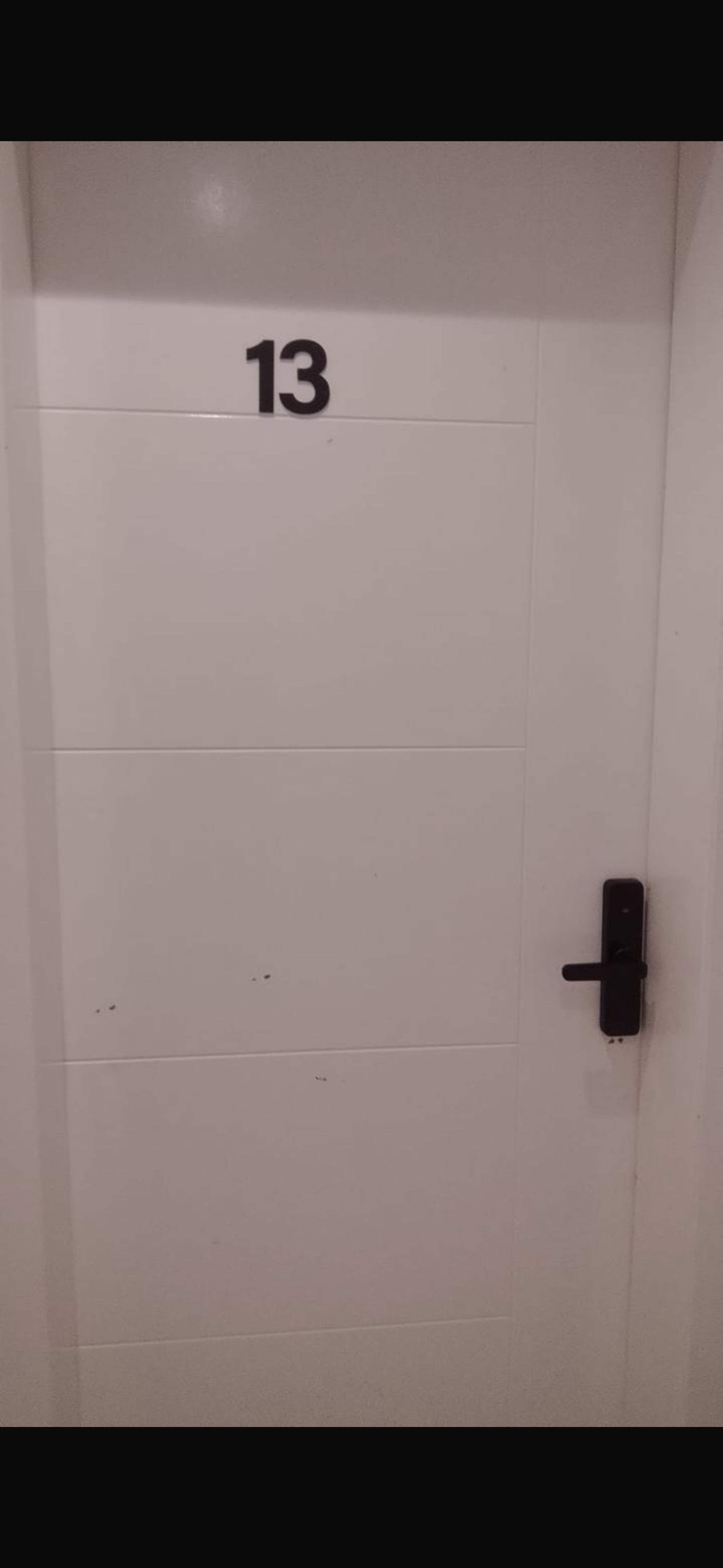 https://img.gathern.co/1024x0/1/uiyk1ch--RPVj7WcHW6ZJ0EkEn190s9E.jpg