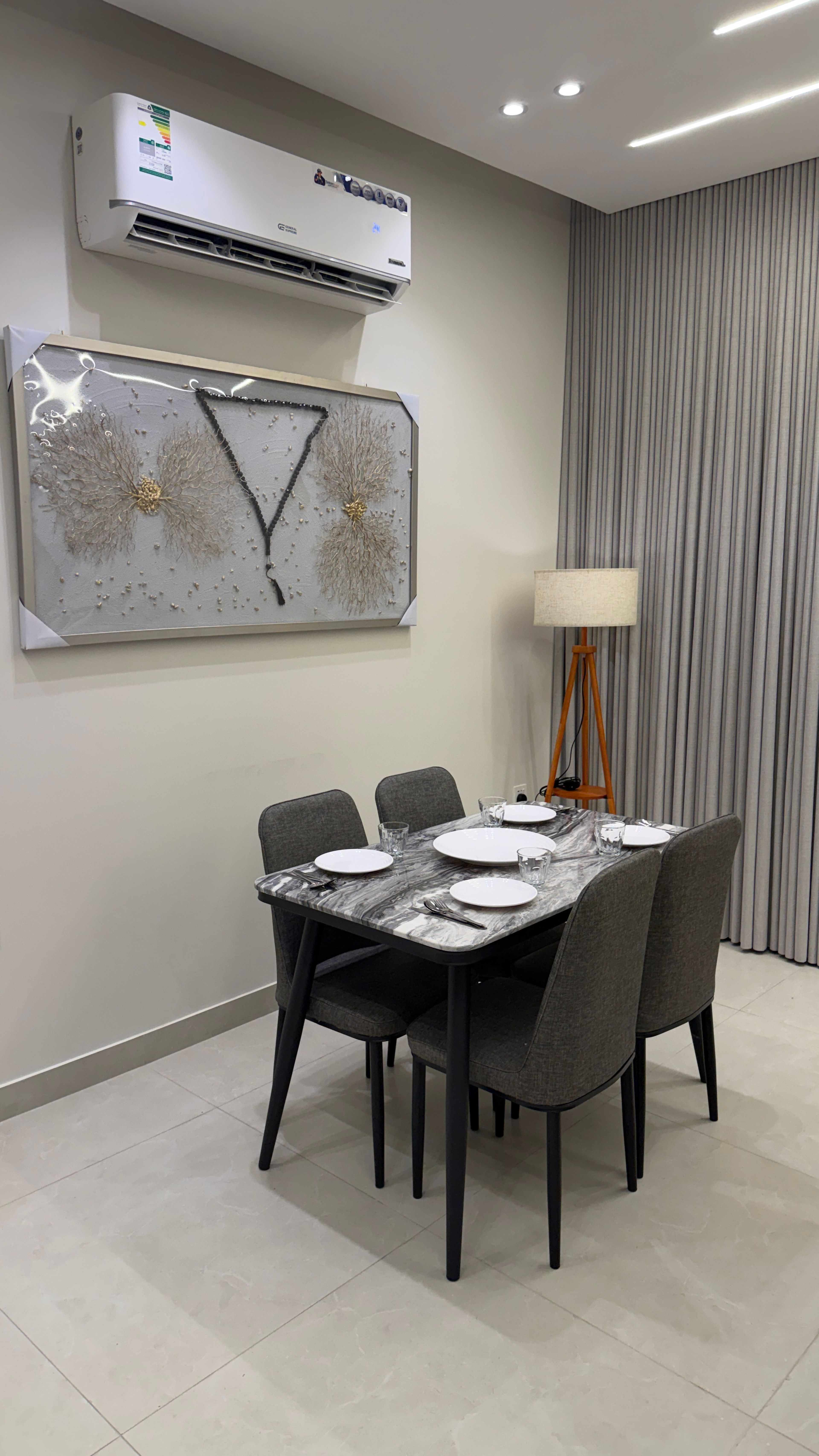 https://img.gathern.co/1024x0/1/ulMhyGB_QxH9EdLeiOphDvJDR3qif2JE.jpg