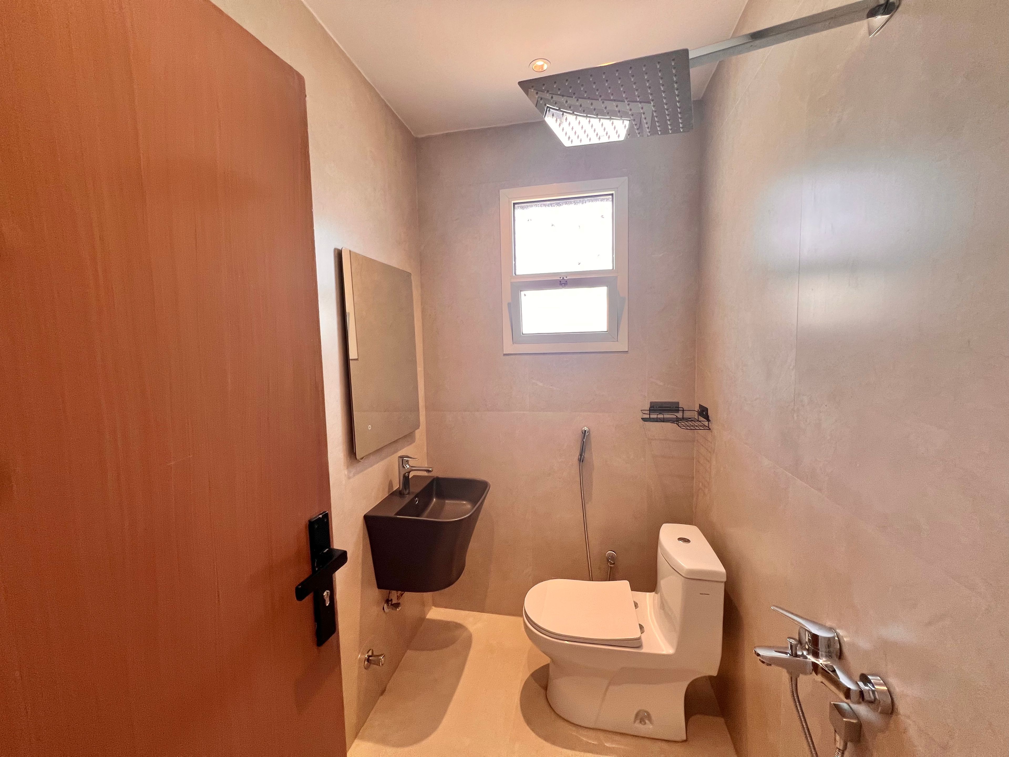 https://img.gathern.co/1400x0/1/umV8XiAkSFNh0uSl95eqd4XEhe9yLaYg.jpg
