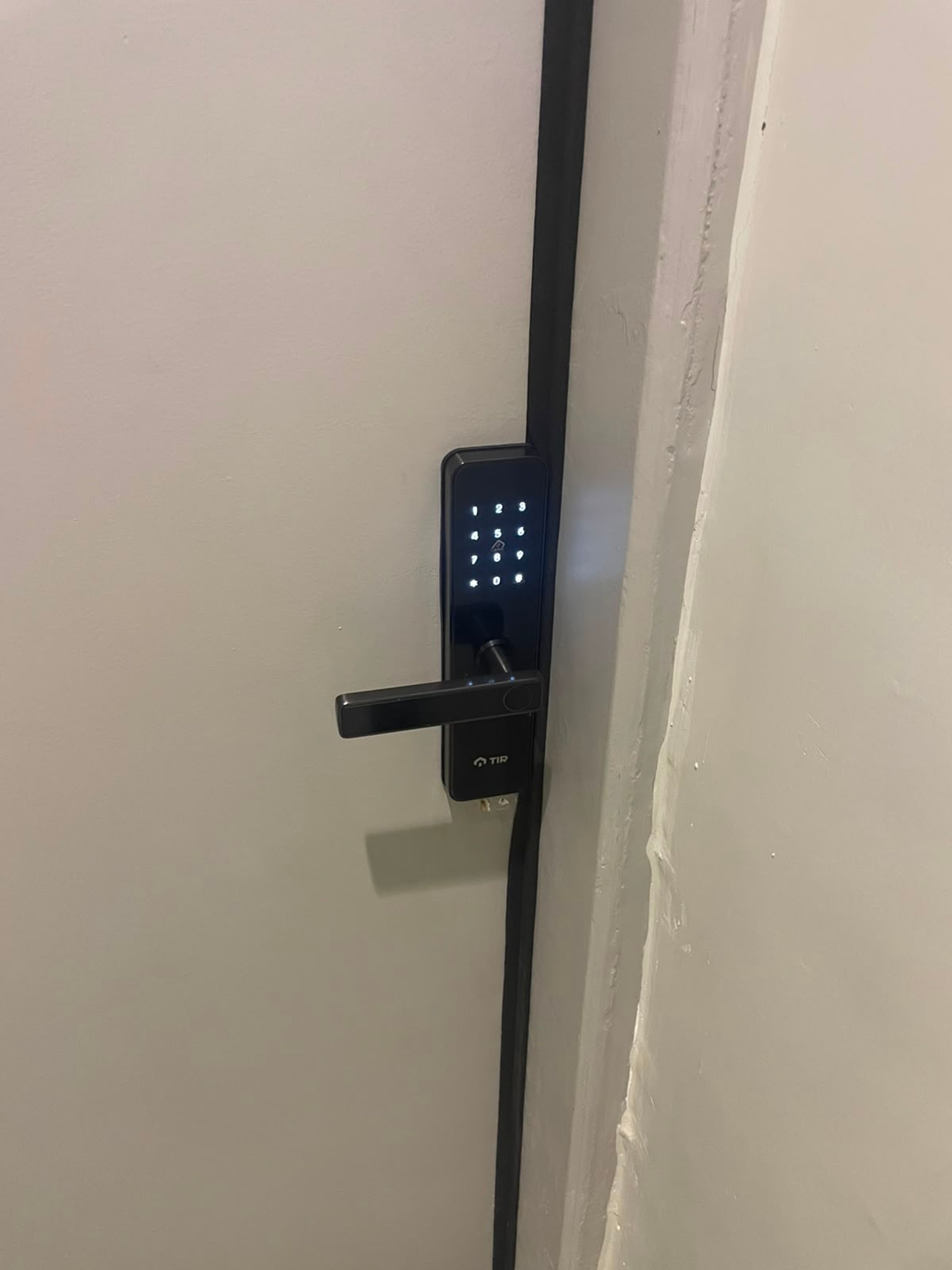 https://img.gathern.co/1024x0/1/urfpREIfdeV2V6A7q9TWzBgG_XLvC_I7.jpeg