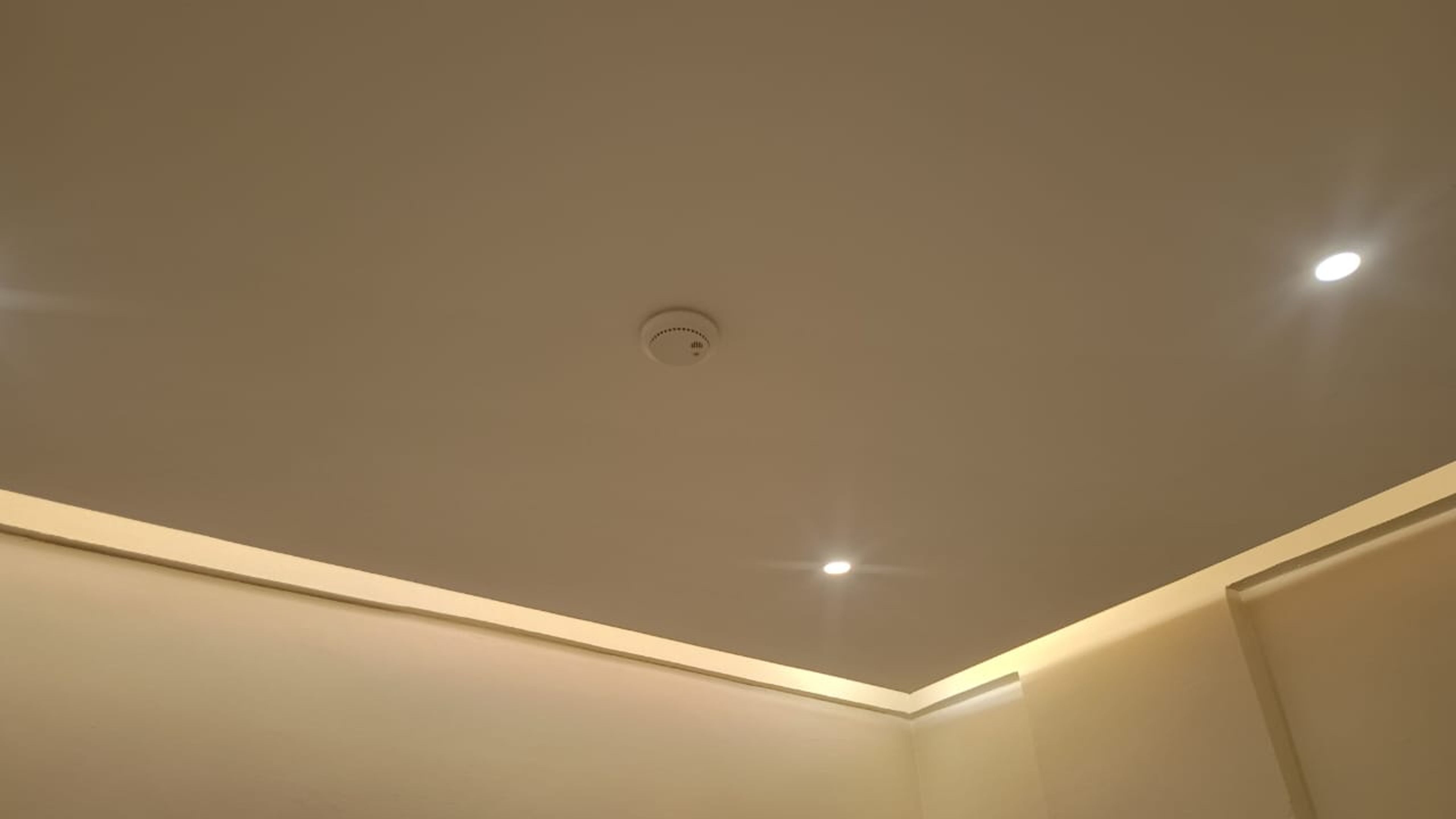 https://img.gathern.co/1400x0/1/ux9U11u0D3N3lT_9pyB3G1I-3531oaJn.jpeg