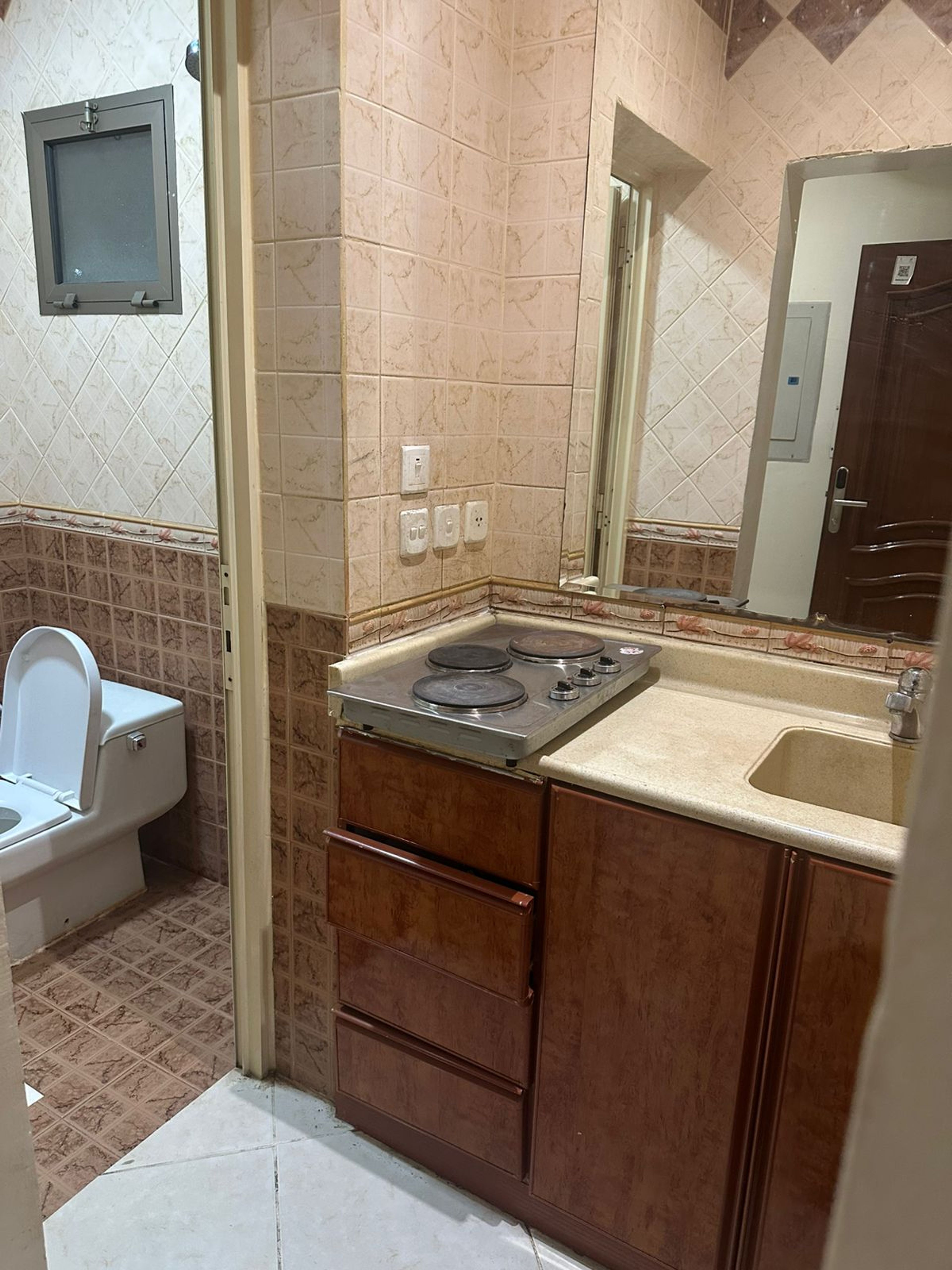 https://img.gathern.co/1400x0/1/v1p_7d3W-wspXJjBtVAn_z5eNVQ3ILeN.jpeg