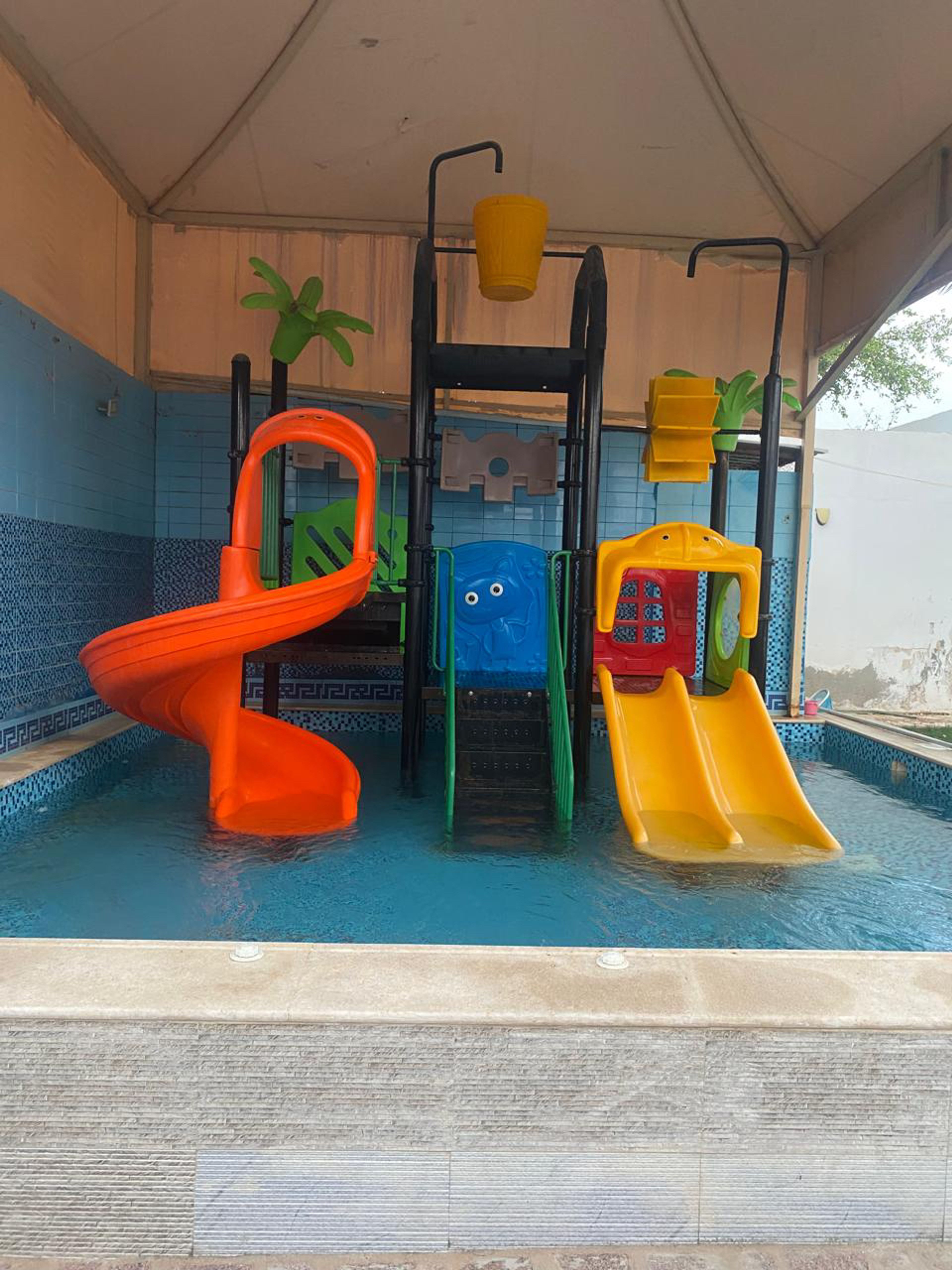 https://img.gathern.co/1024x0/1/vGf34at34-lCQaM-j2taU69DZAiAs-K7.jpg