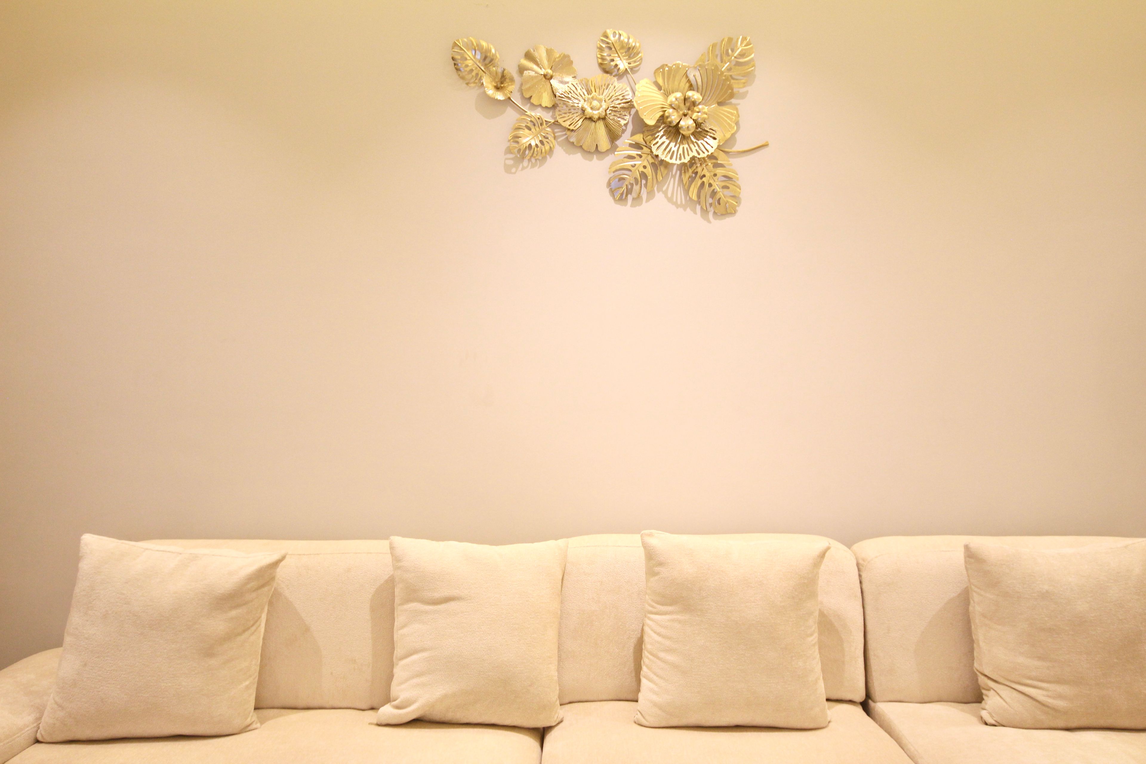 https://img.gathern.co/1024x0/1/vKP-e_MeSWTyL1zYBe-lGfzZ9amUjXxa.jpg