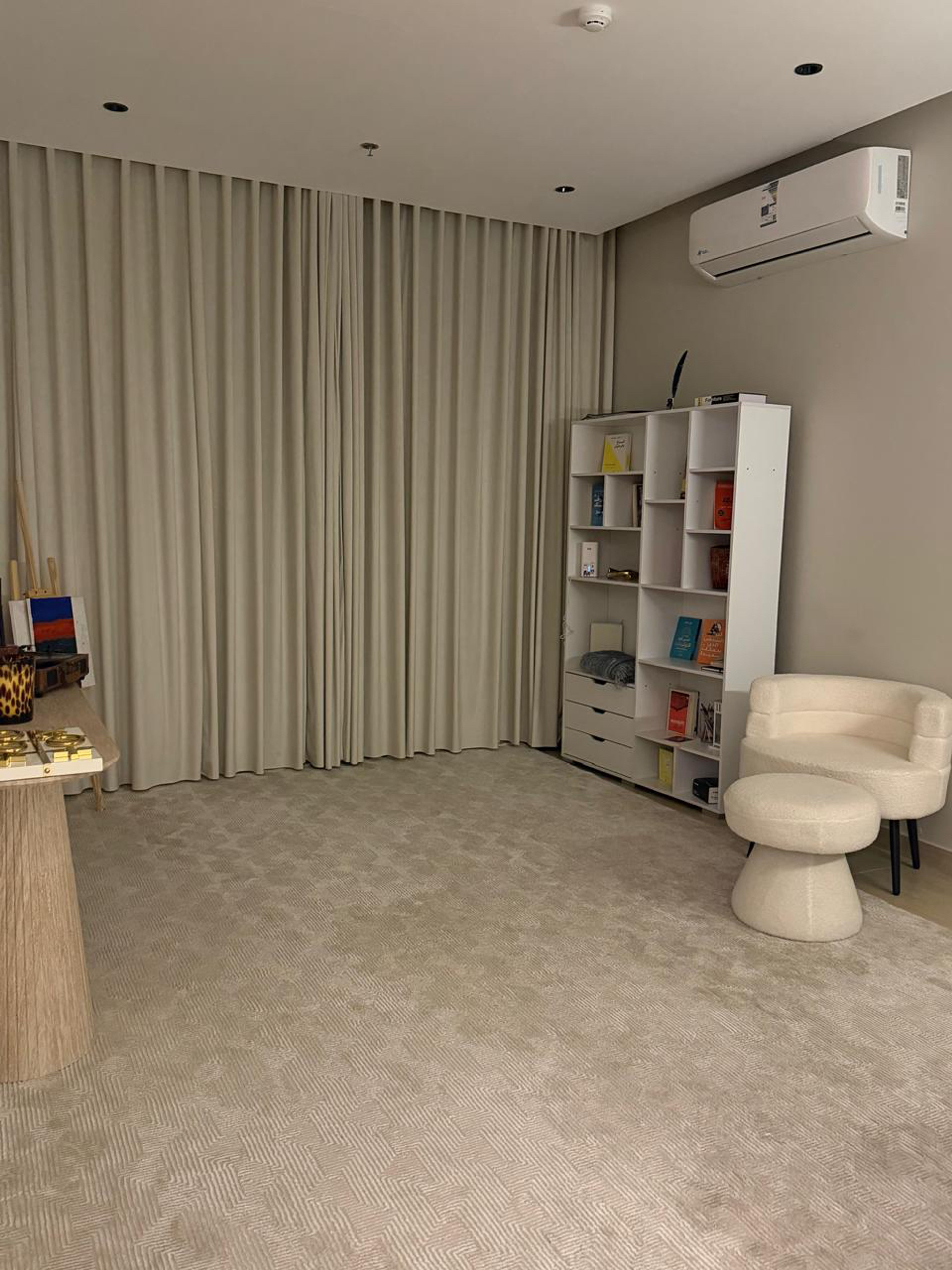 https://img.gathern.co/1400x0/1/vQIsNJykziYIgjS8B_gYoVs9W0aXAK_s.jpg