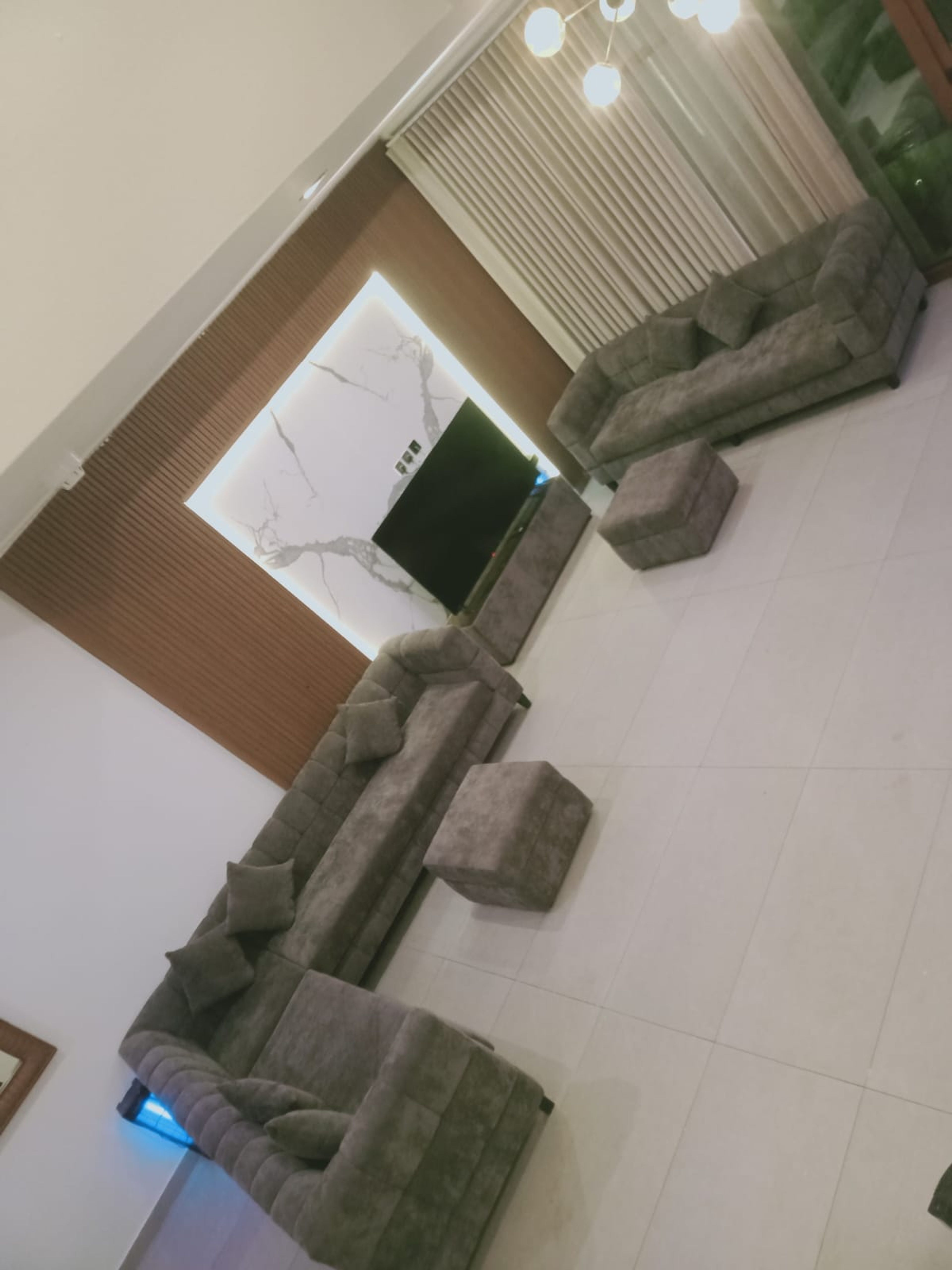 https://img.gathern.co/1024x0/1/voqSMwcbKXSCpXjx0W8tgxn-NAMkP379.jpeg