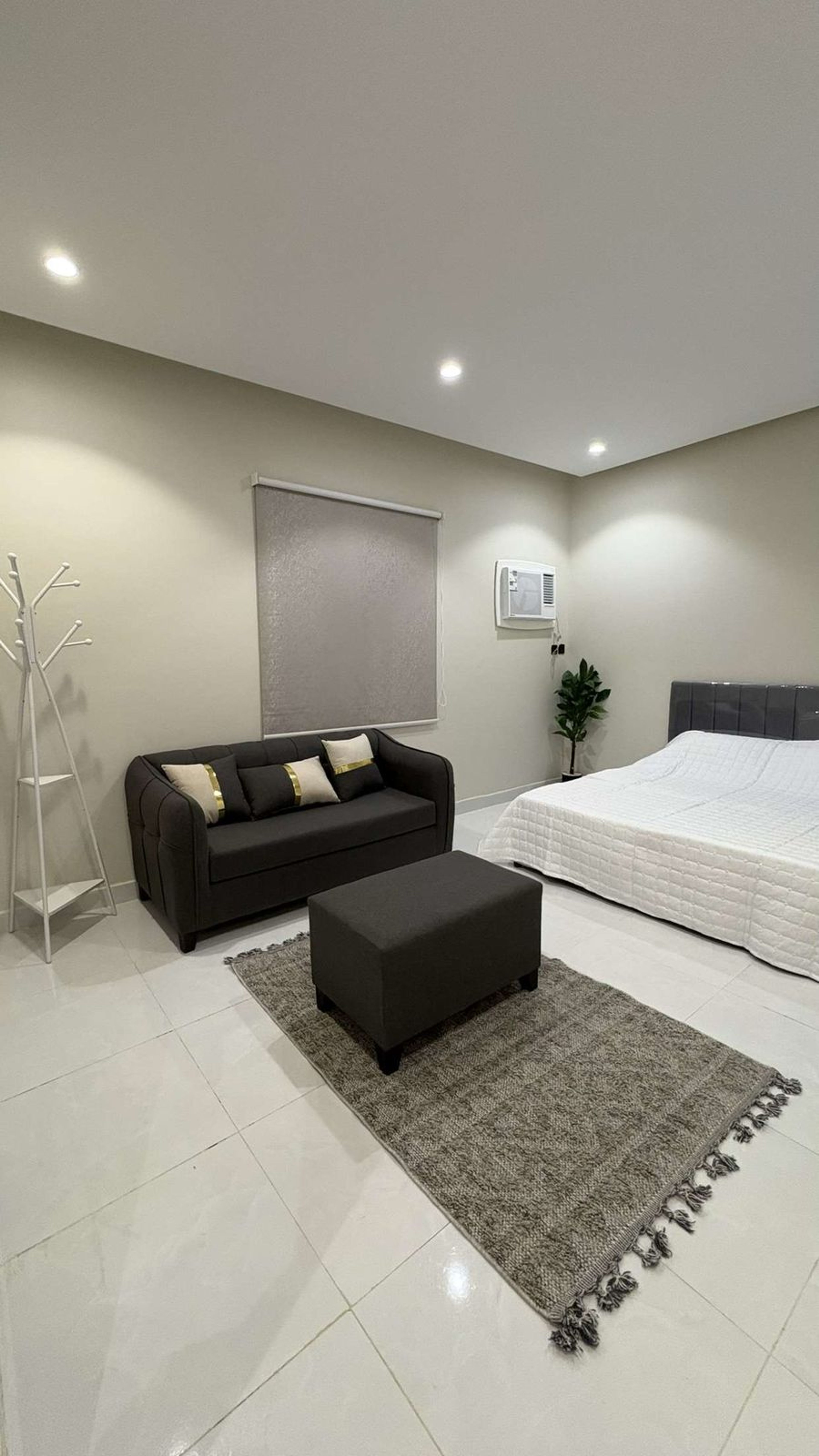 https://img.gathern.co/1400x0/1/vwwc1sXl6nZCr0T62nvCoX20mO56AnM_.jpeg