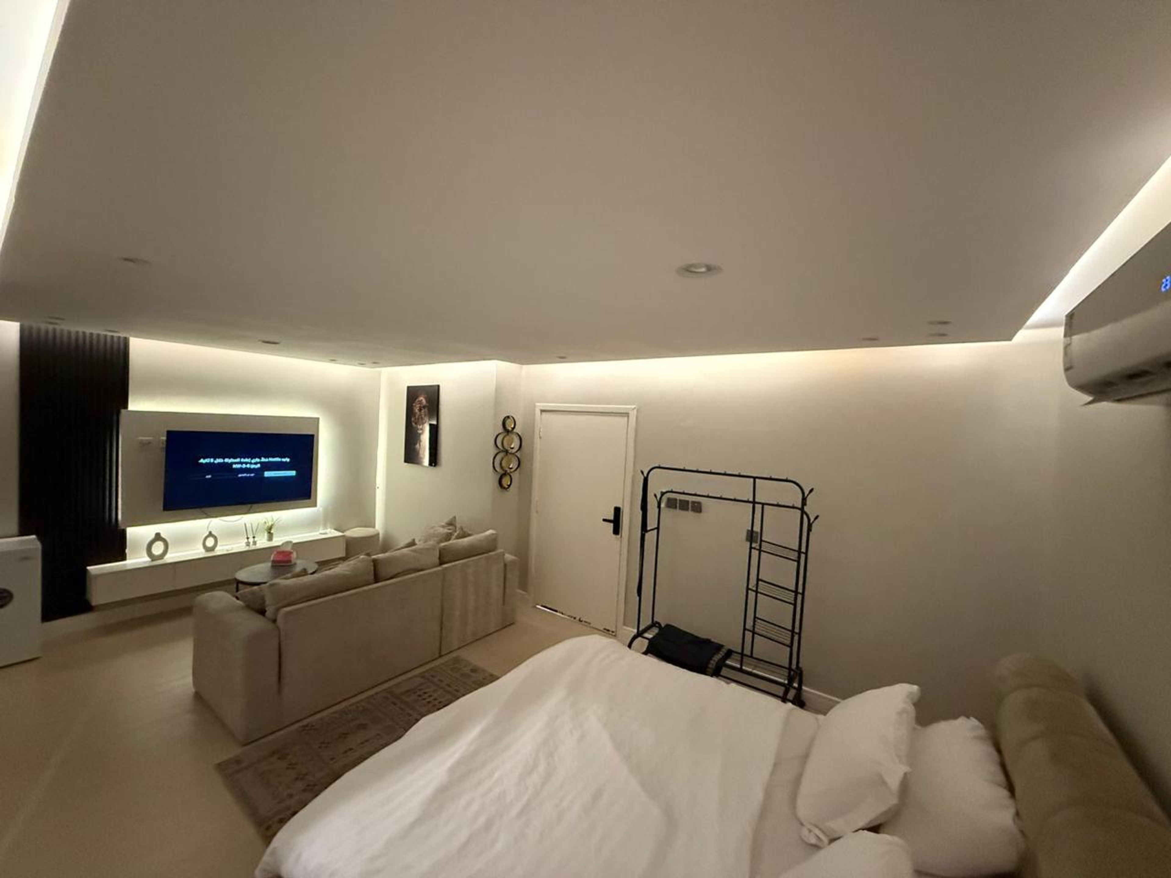 https://img.gathern.co/1400x0/1/vxLlE8isVlfiVSW62mZXap0UMJG_sHrF.jpg