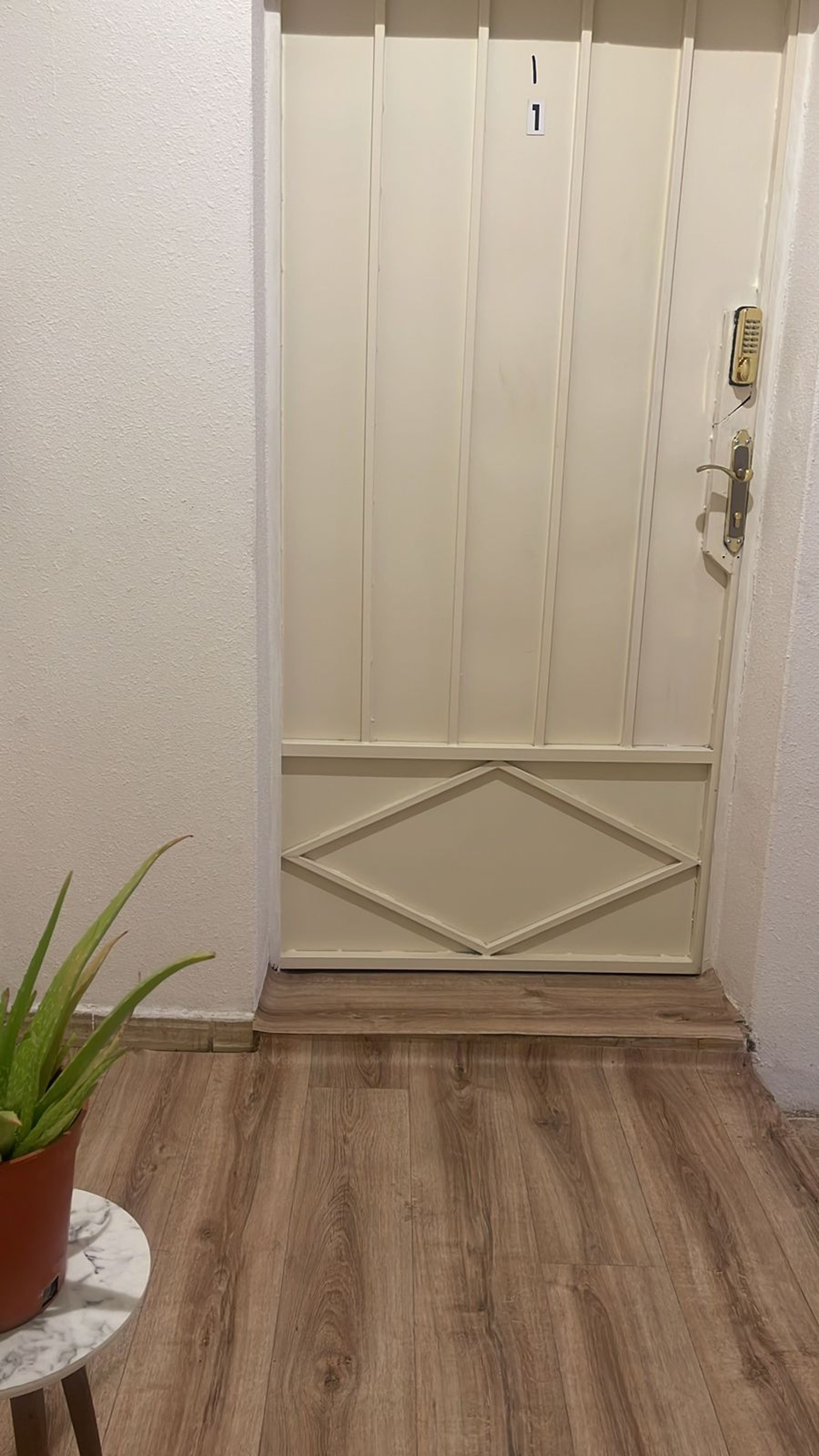 https://img.gathern.co/1400x0/1/w0JMGxi04KOnZDeMmJDhjXWUTAH-buew.jpeg