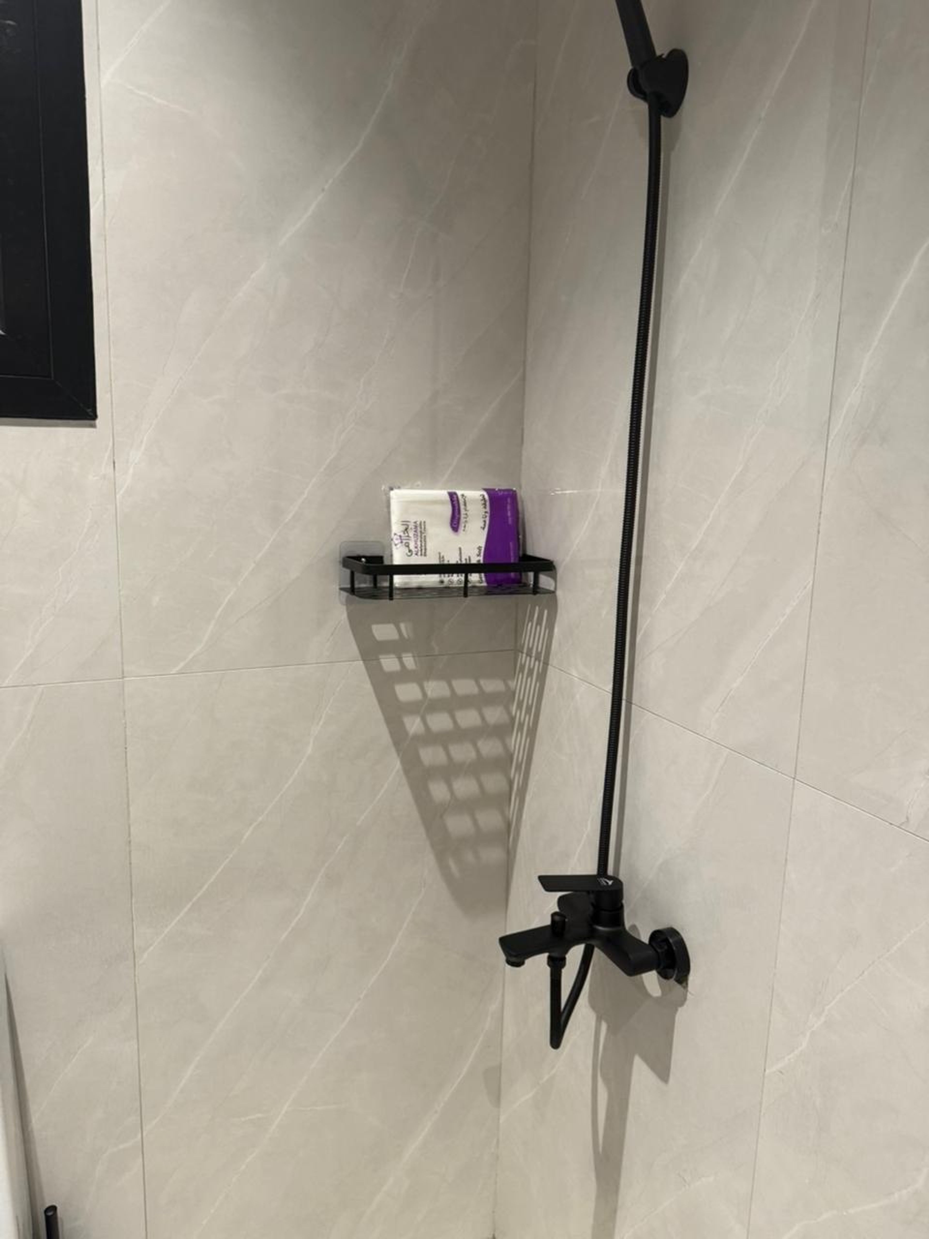 https://img.gathern.co/1024x0/1/w7u-zEBvrVJADPZtU9bna96dVMVM027r.jpg