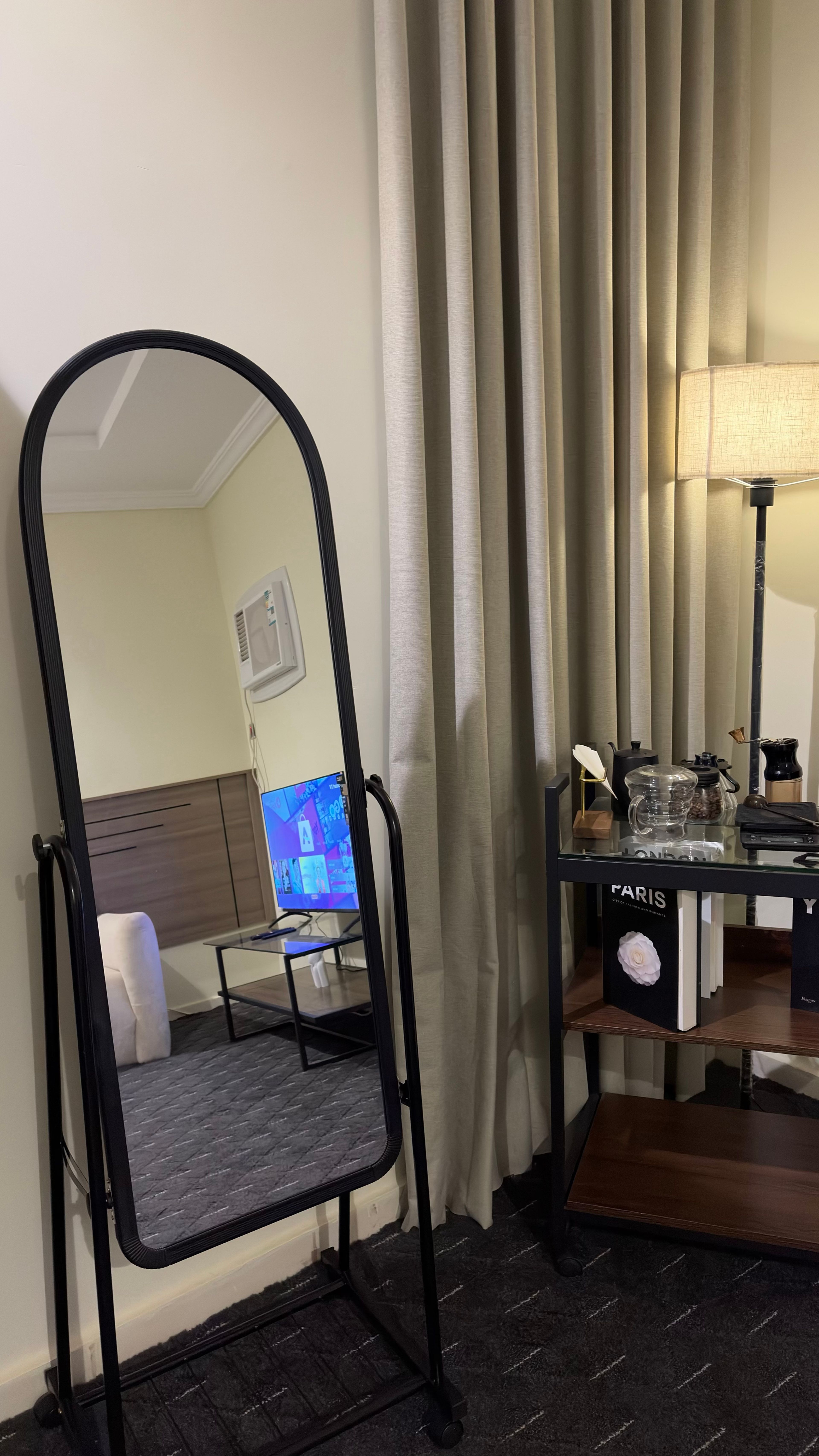 https://img.gathern.co/1024x0/1/wPolcP3C2uBcVeoSxIqbwXi0eljlEbgK.jpg