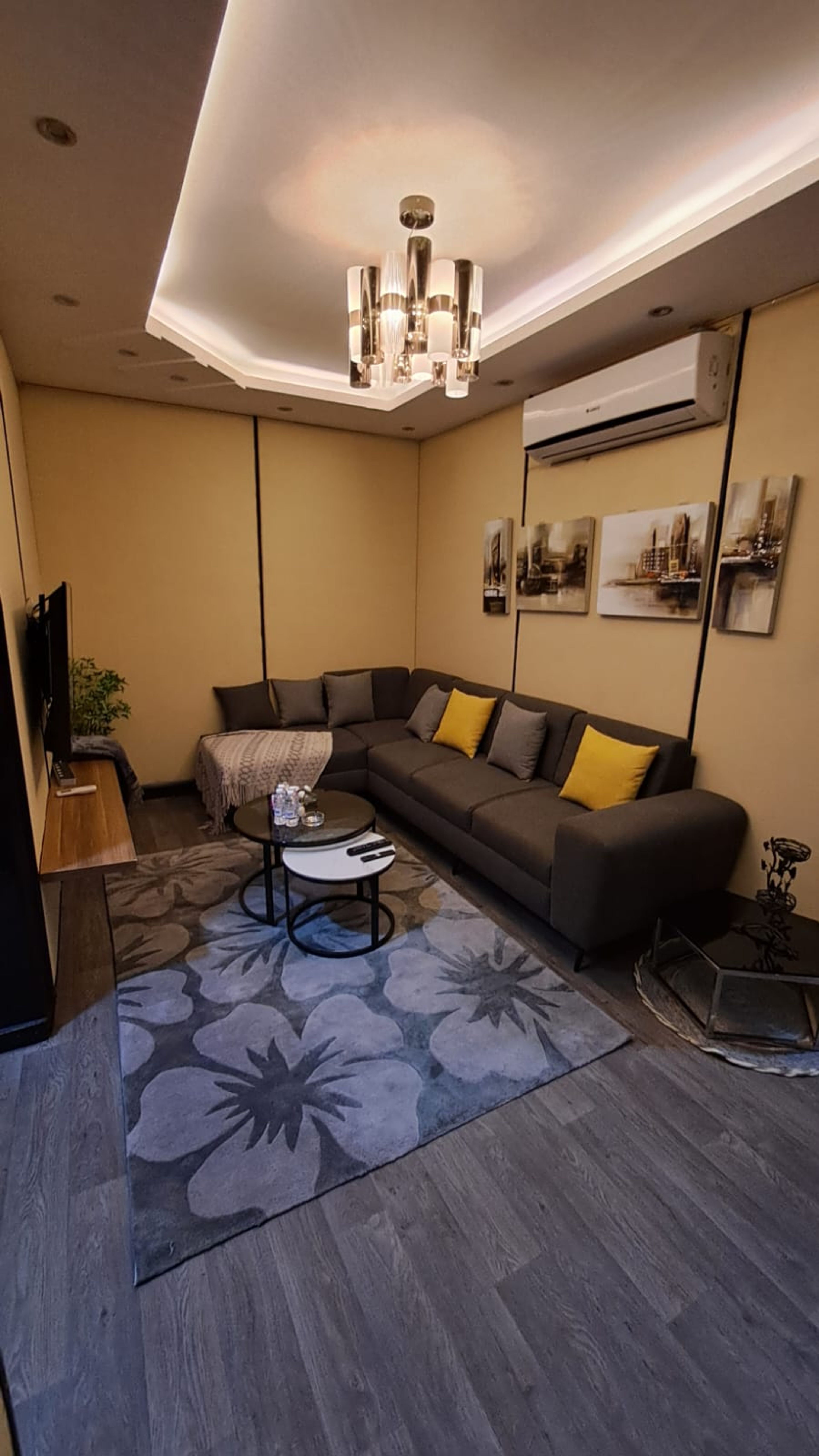 https://img.gathern.co/1400x0/1/wa5lm1DXjRt1ARO2eadh96ruD7plSEvA.jpg