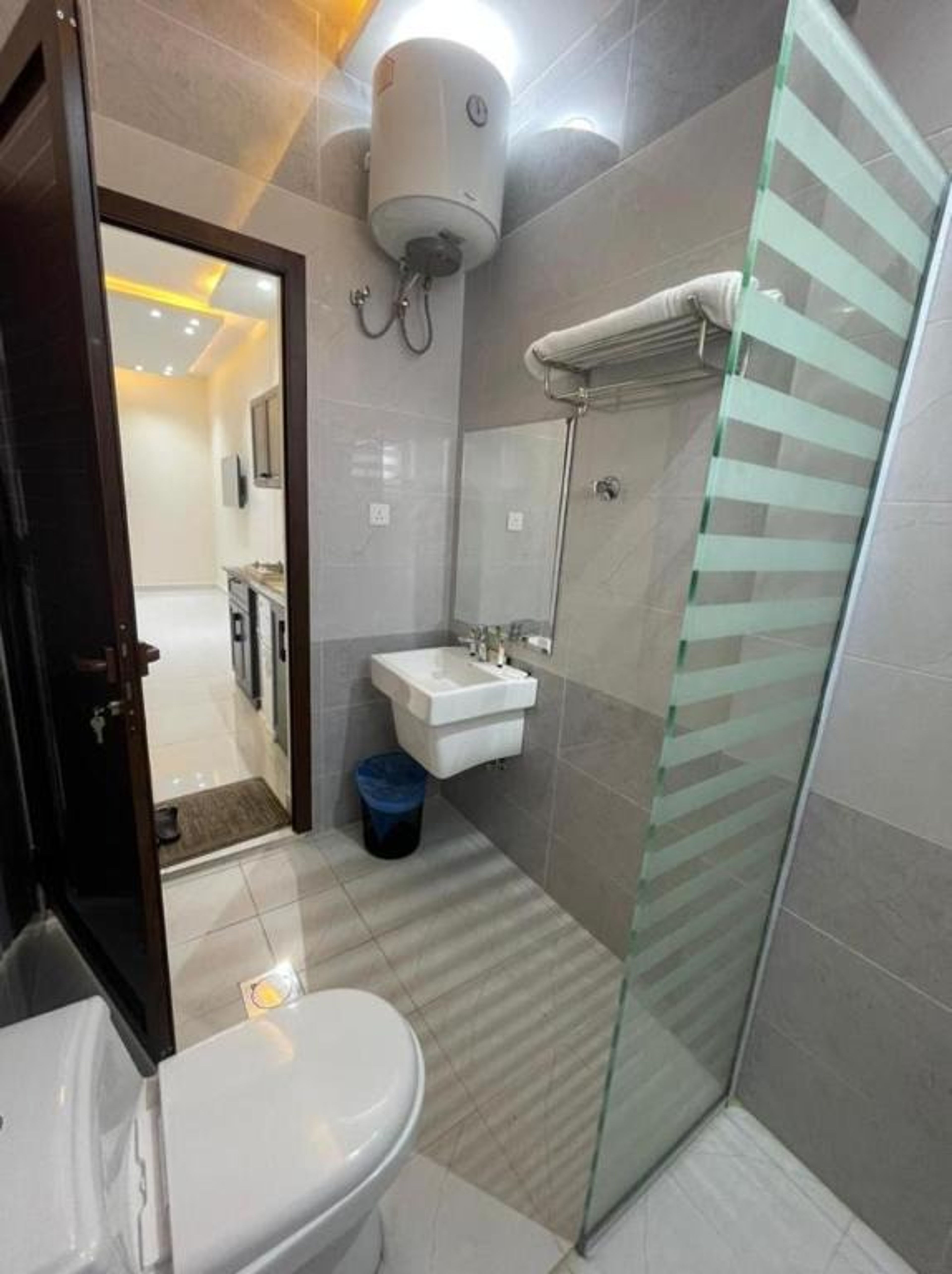 https://img.gathern.co/1400x0/1/wjXefWKxvd4YongbZNJzFkaH5-kWH2JA.jpeg