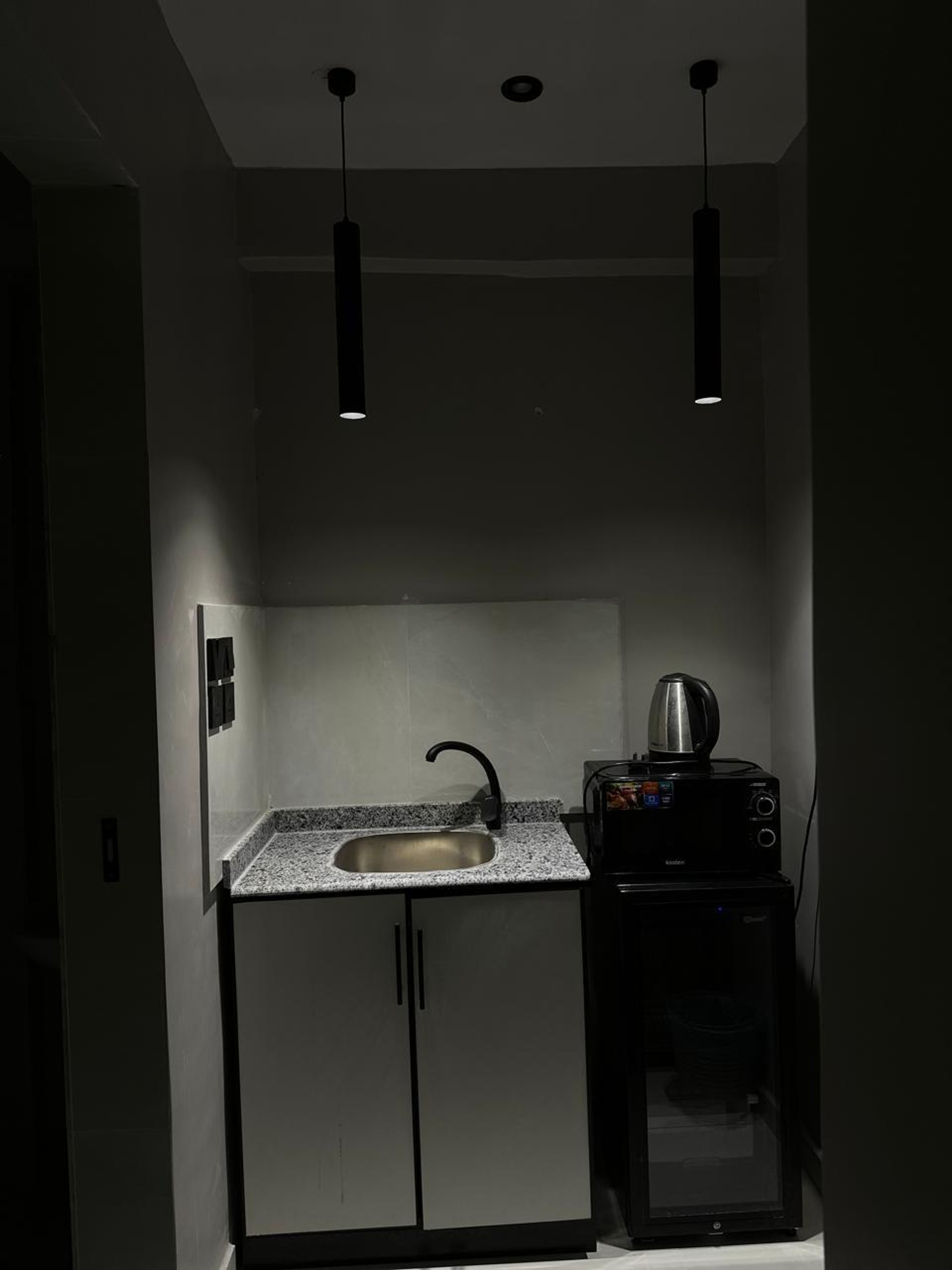 https://img.gathern.co/1400x0/1/wkDPW4j3QRlBZTn_B6uC3io9T36lU6HL.jpg