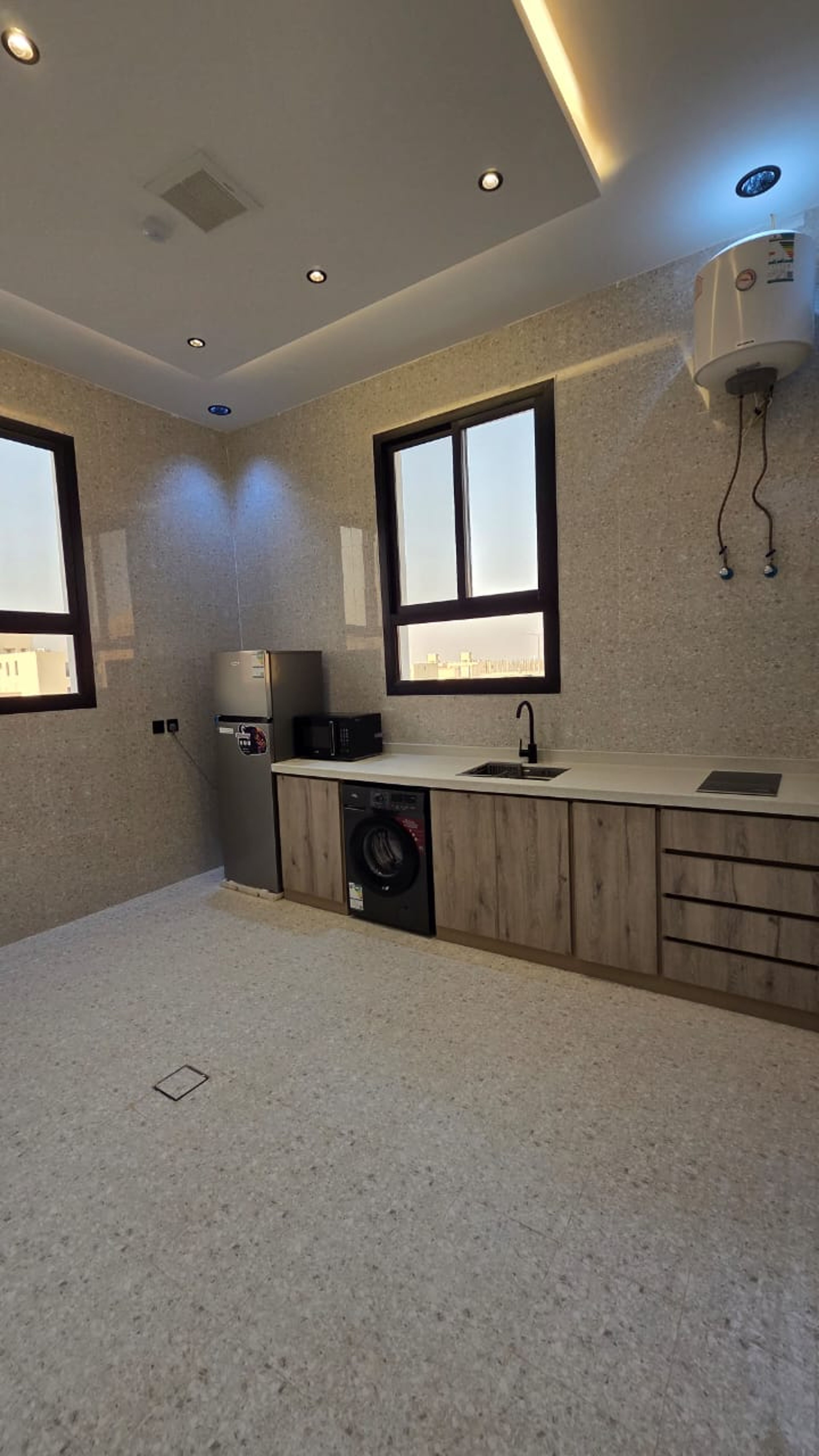 https://img.gathern.co/1400x0/1/wq-PeW3_NHeAfKKZW8YBIB4kST123MDT.jpeg