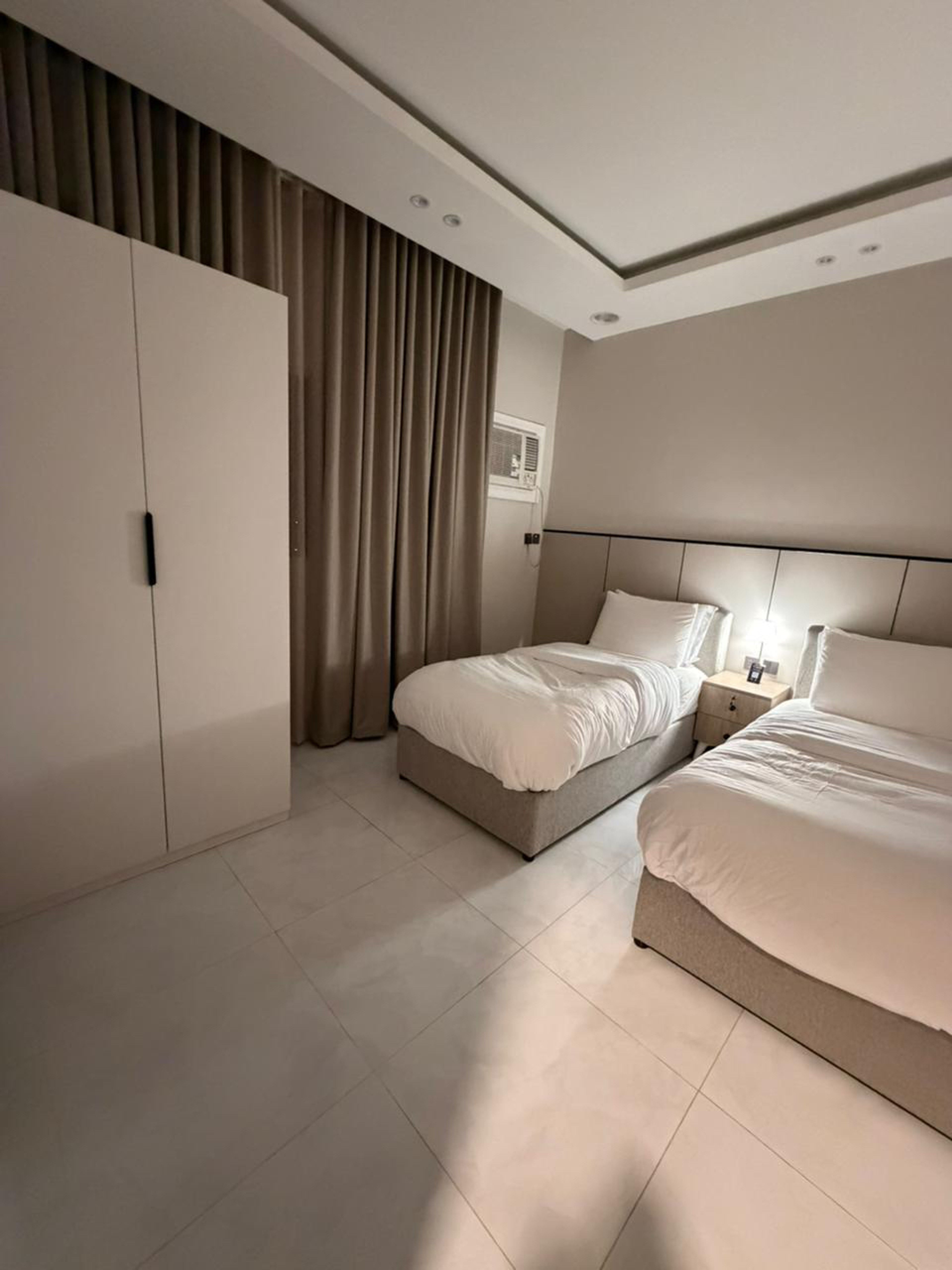 https://img.gathern.co/1400x0/1/wuVQ39U4f5Hlajd0lqxoydRRX3E0KO8Q.jpg