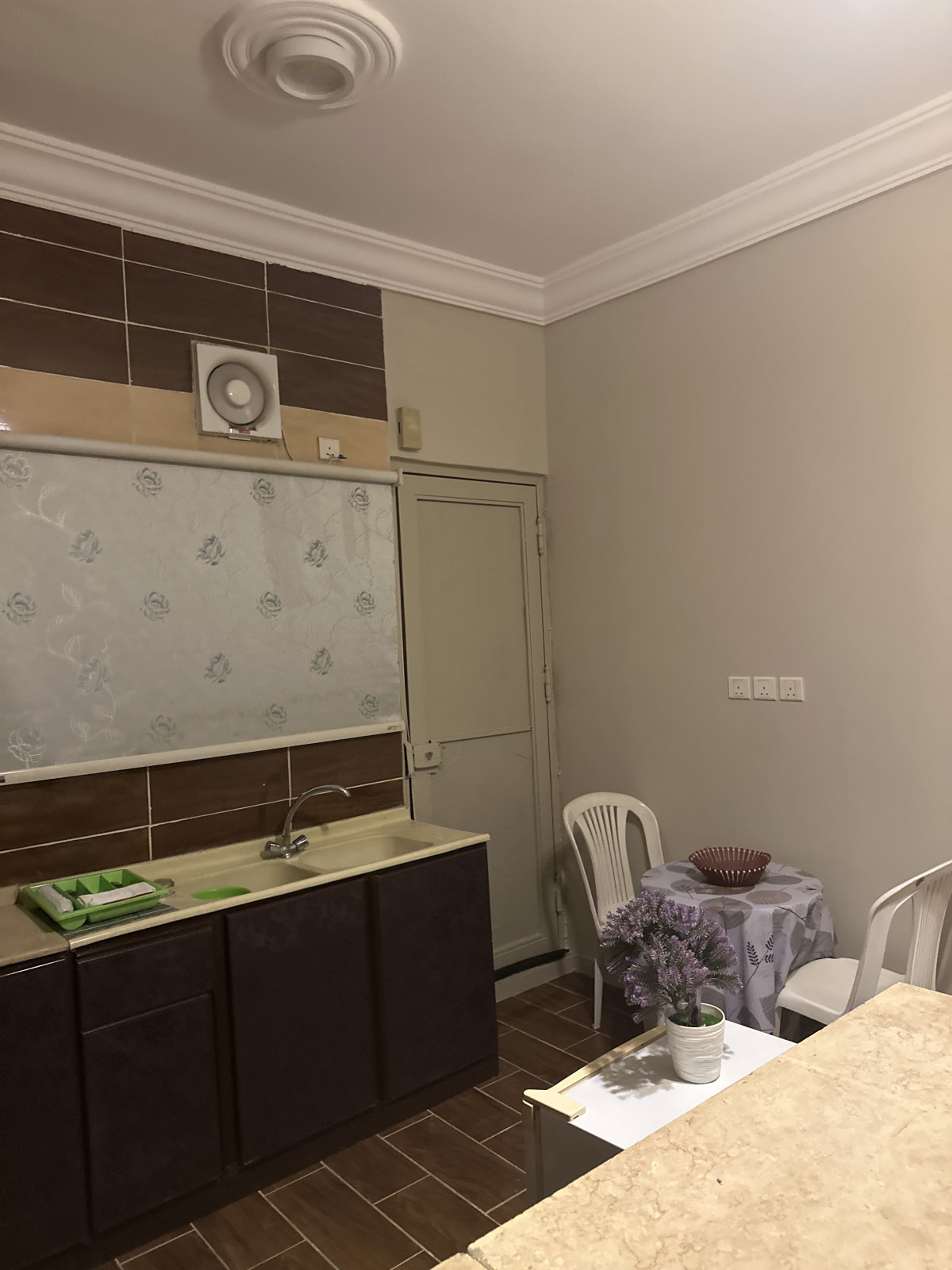 https://img.gathern.co/1400x0/1/x-Nbge57Wx2frRbyMqI0mXgIpQxITCc1.jpg