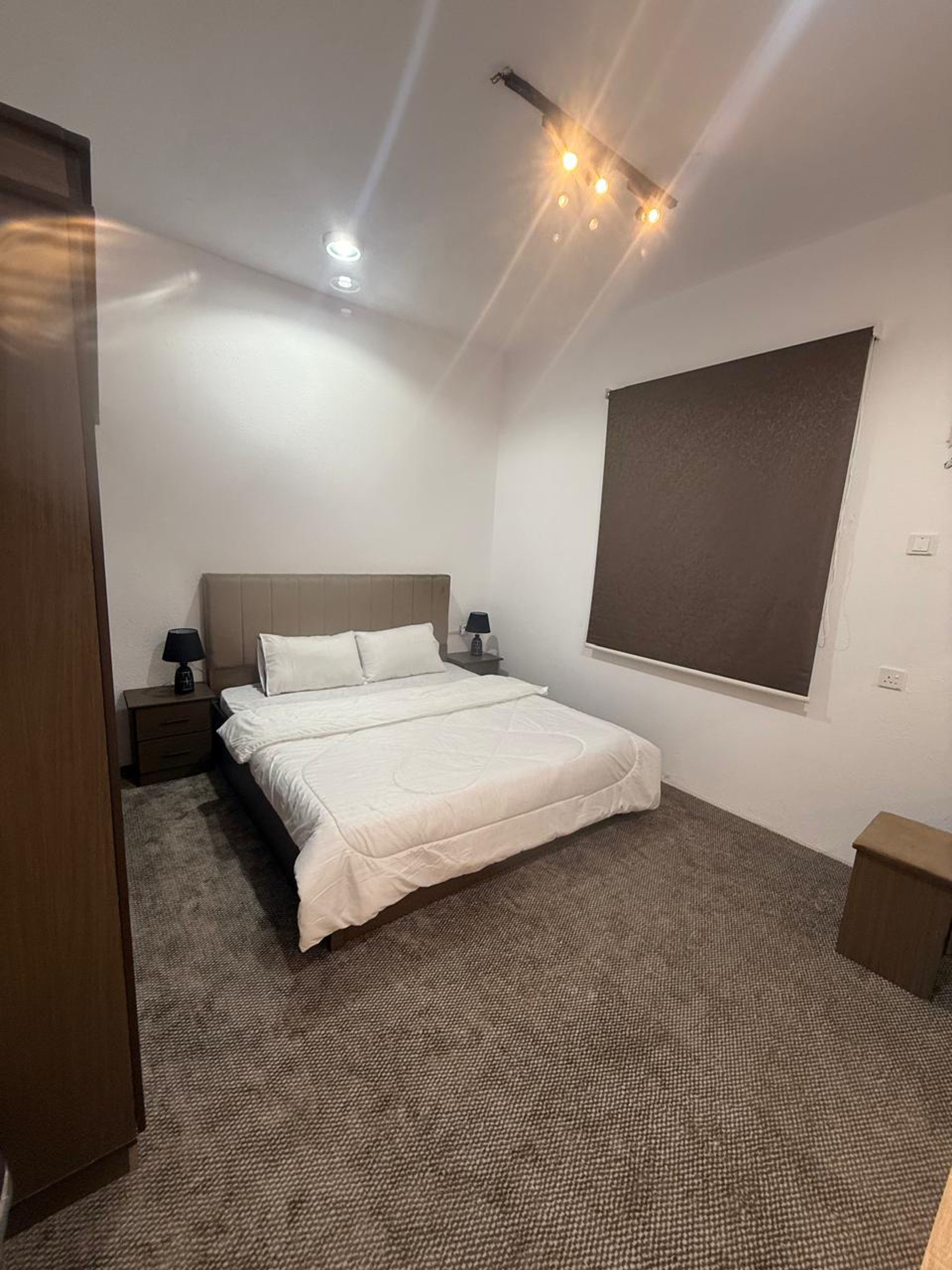 https://img.gathern.co/1400x0/1/xAtS5M-bClugKCLPGR5KV8SOR-a7730u.jpg