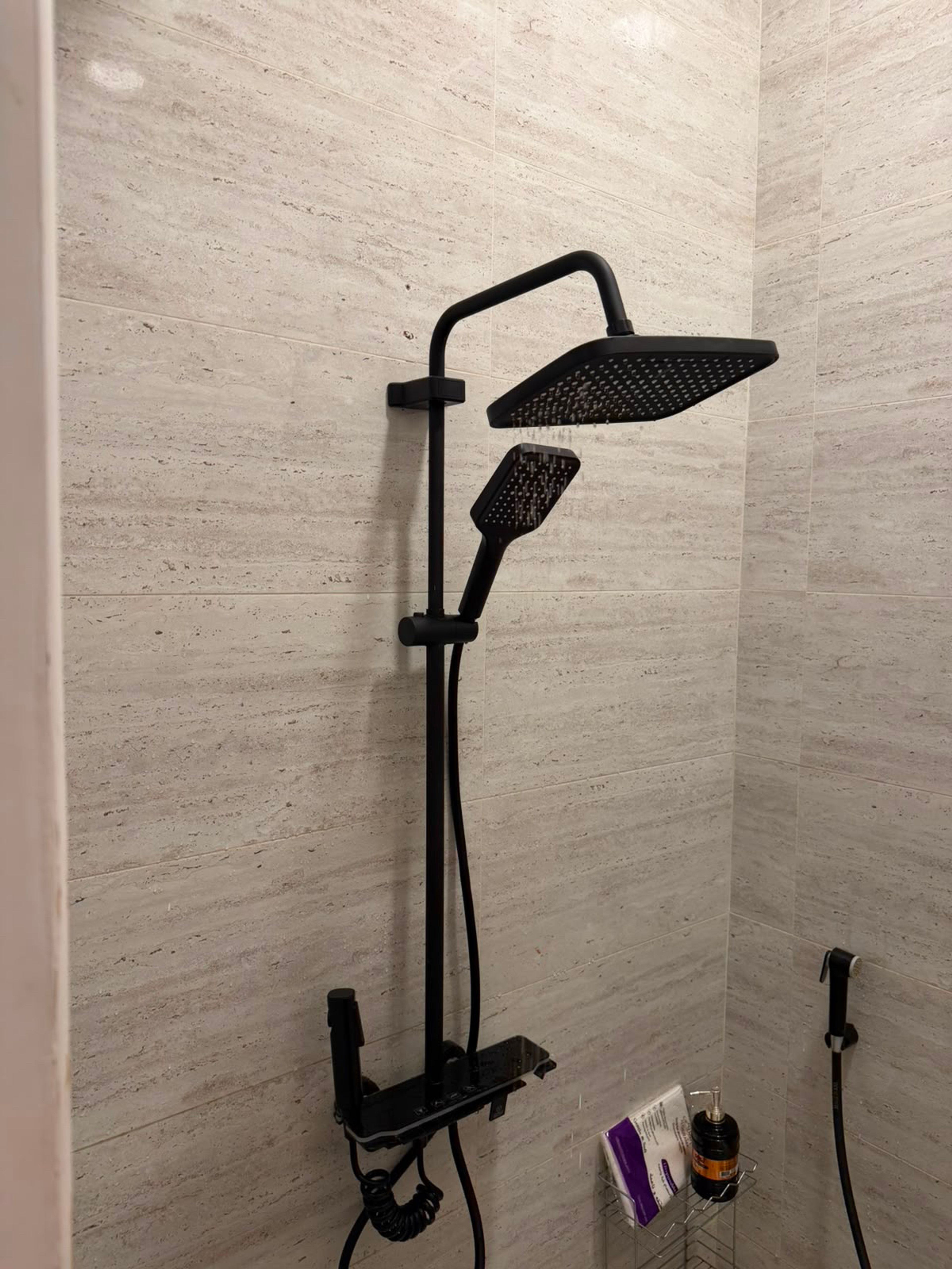 https://img.gathern.co/1024x0/1/xE7w1RgKjROni_6sfbVZ7jMCG_NNxcW5.jpg