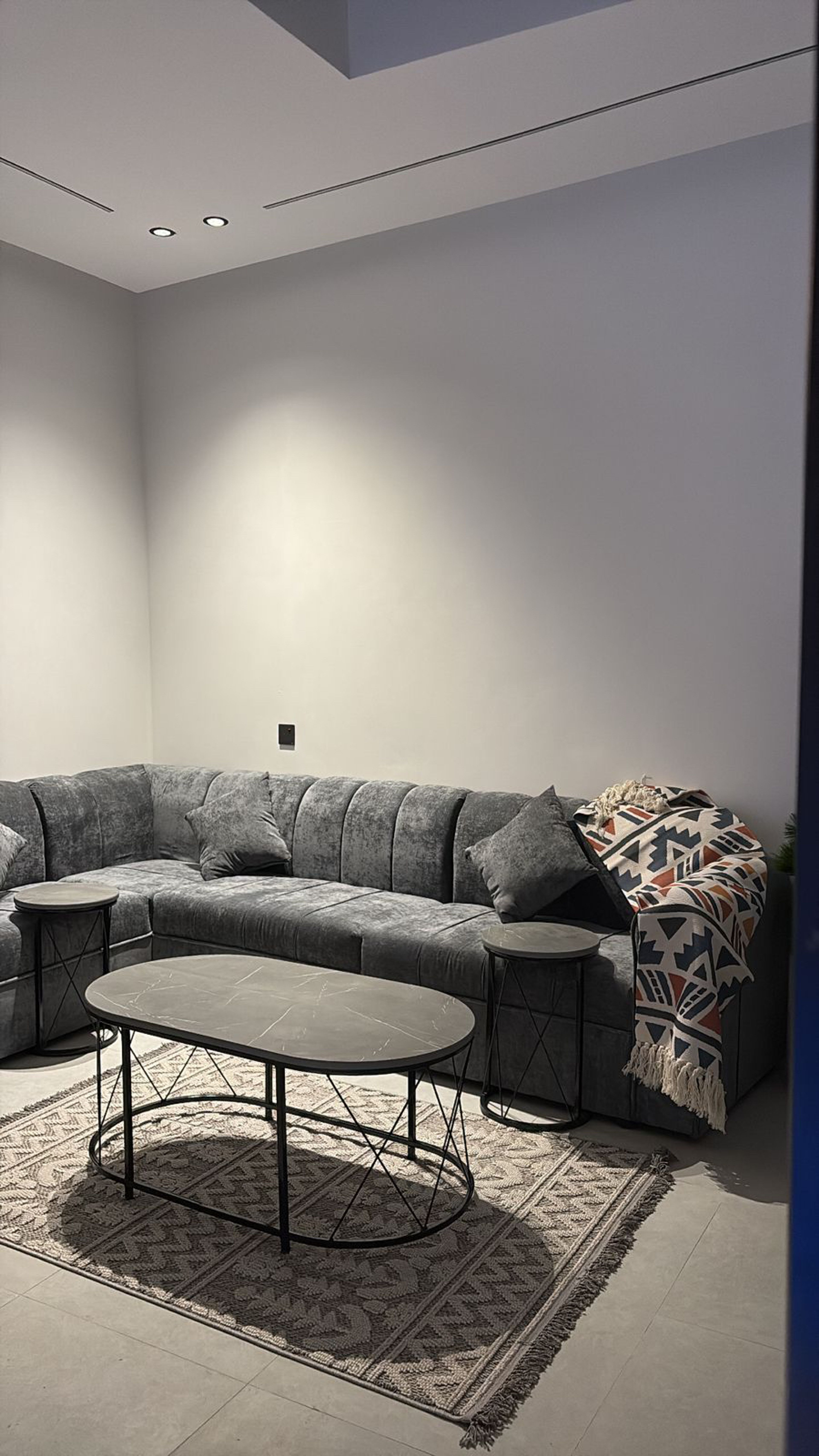 https://img.gathern.co/1400x0/1/xI0MGGJ14DVQHOrtLzW2JOXnl4Ad2wdt.jpg