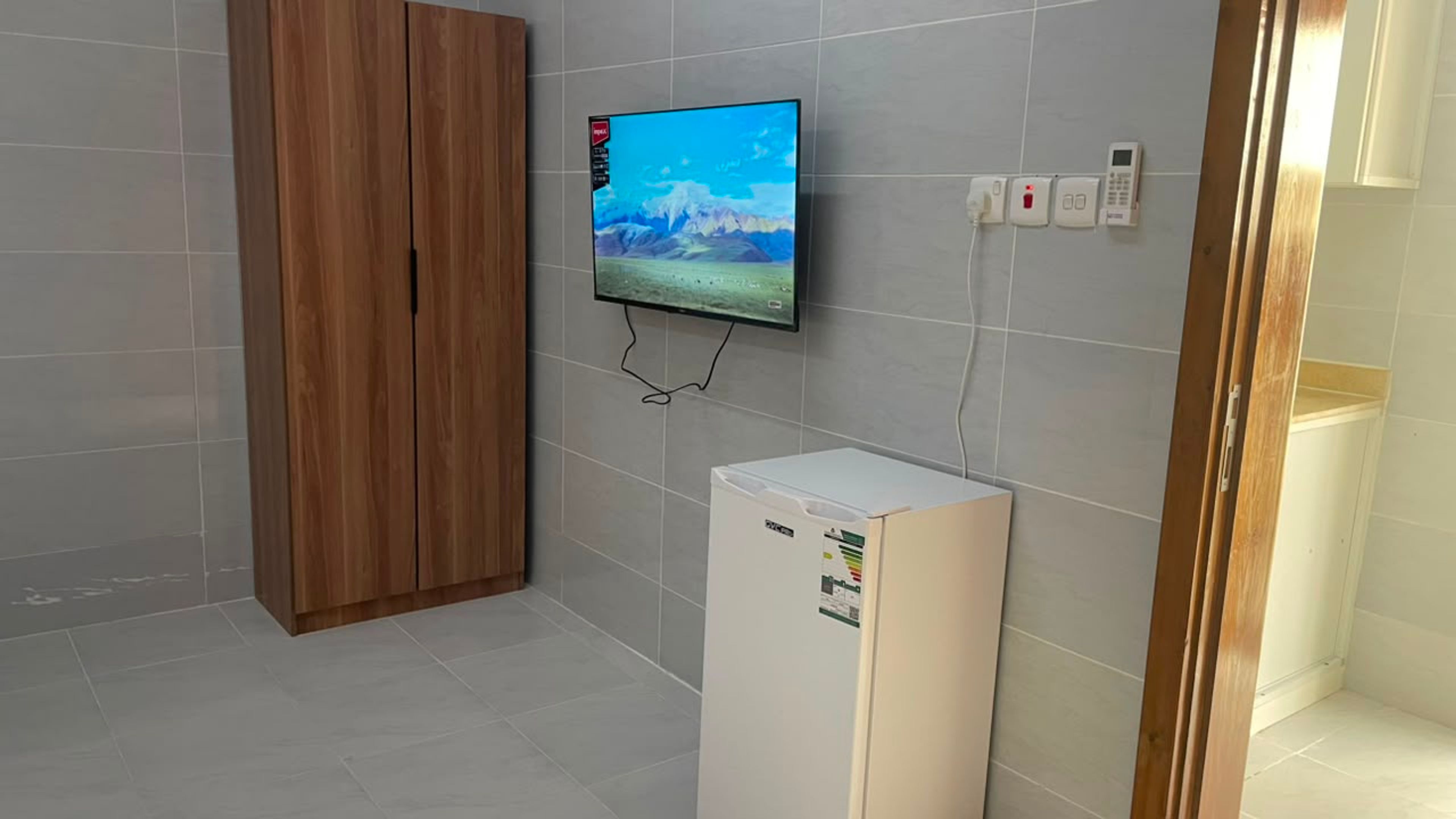https://img.gathern.co/1024x0/1/xa_lKJ_Wh1B79vKgXmmogktBA1ZI6RwF.jpeg