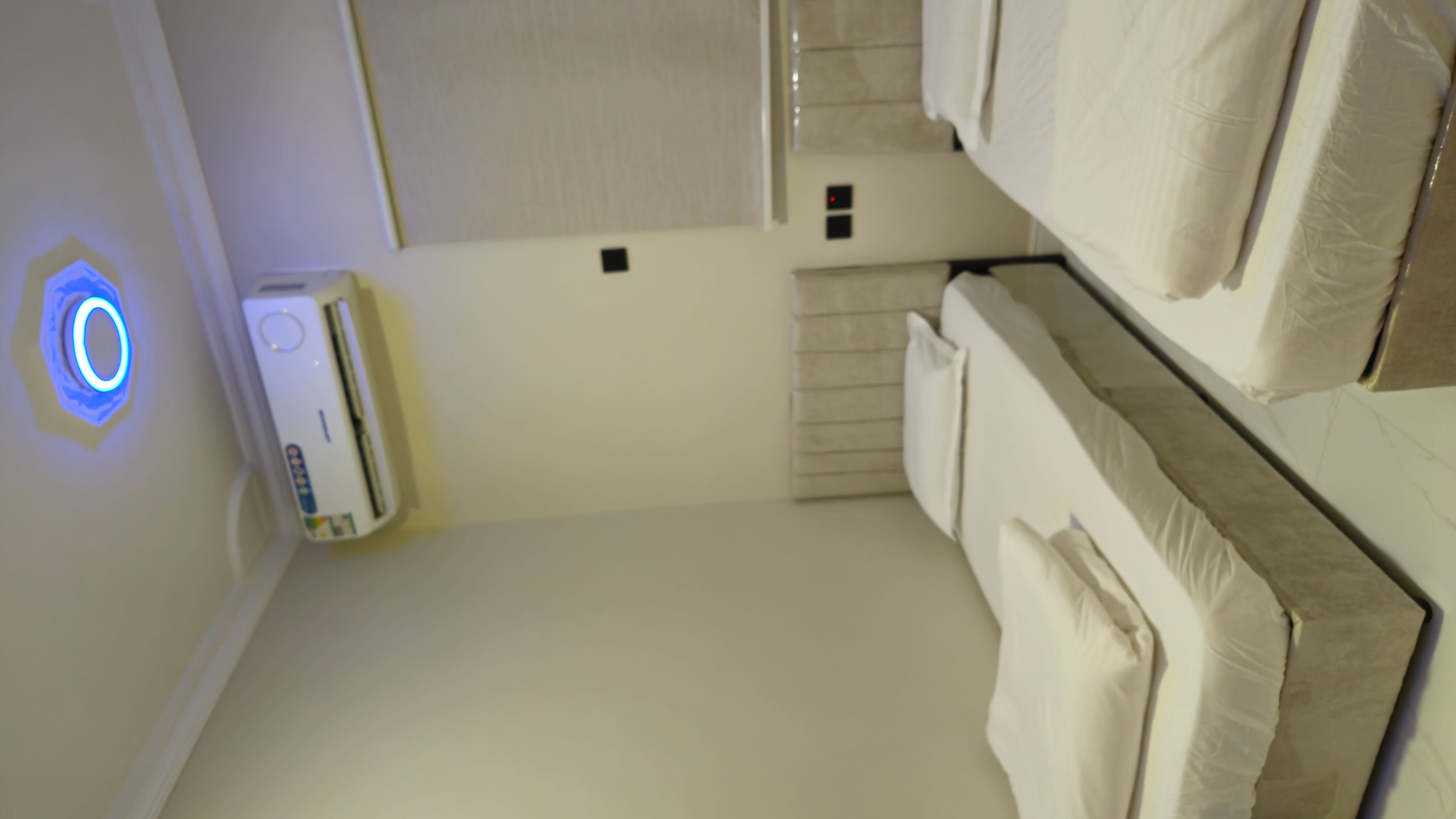 https://img.gathern.co/1024x0/1/xrKIhuoBUdUGik-1s4o2tg9QuWhtK_q_.jpg