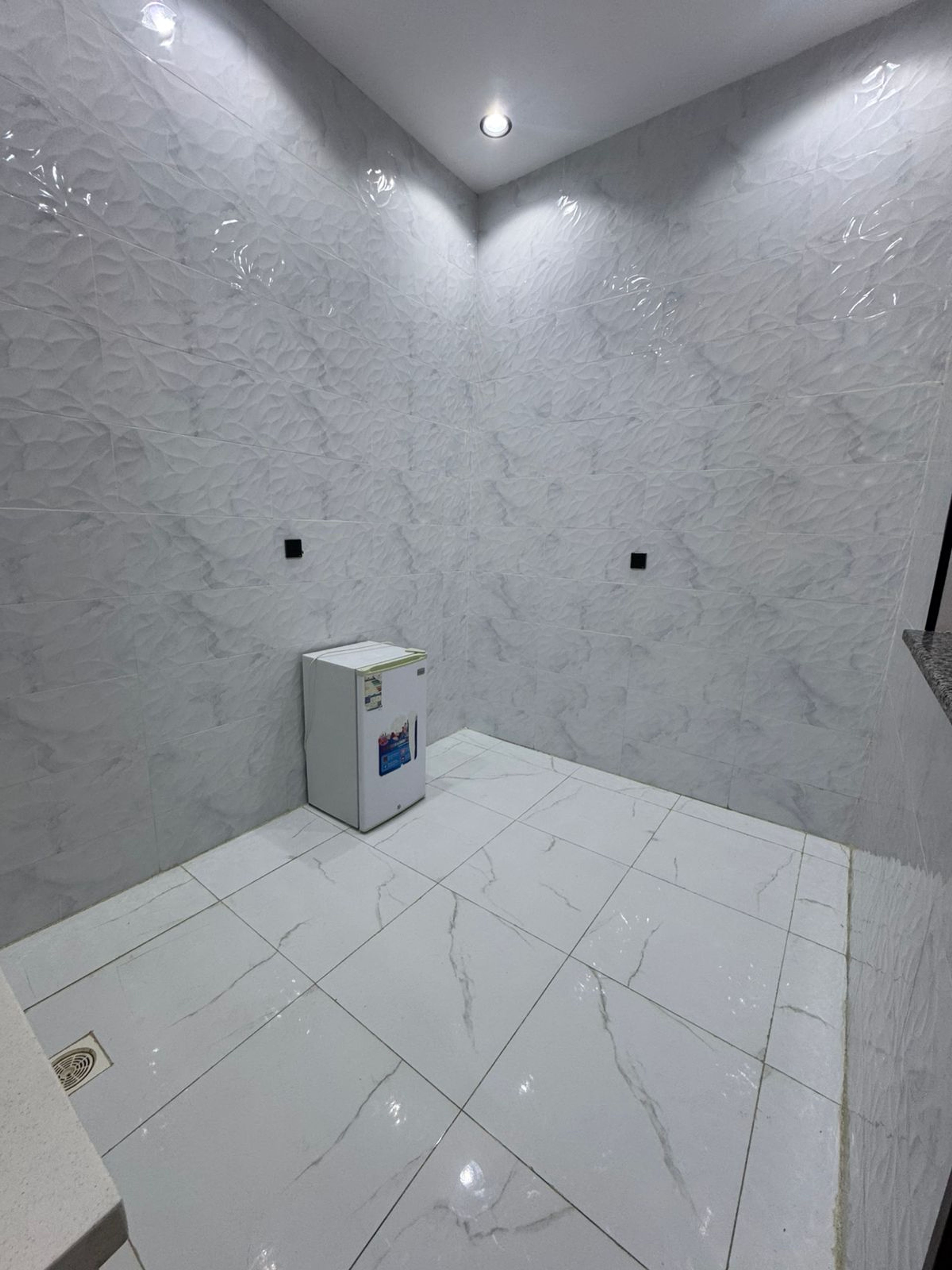 https://img.gathern.co/1400x0/1/xub6vBz_jR5Tk8o3vweQ2Hnko0KD3IX5.jpg