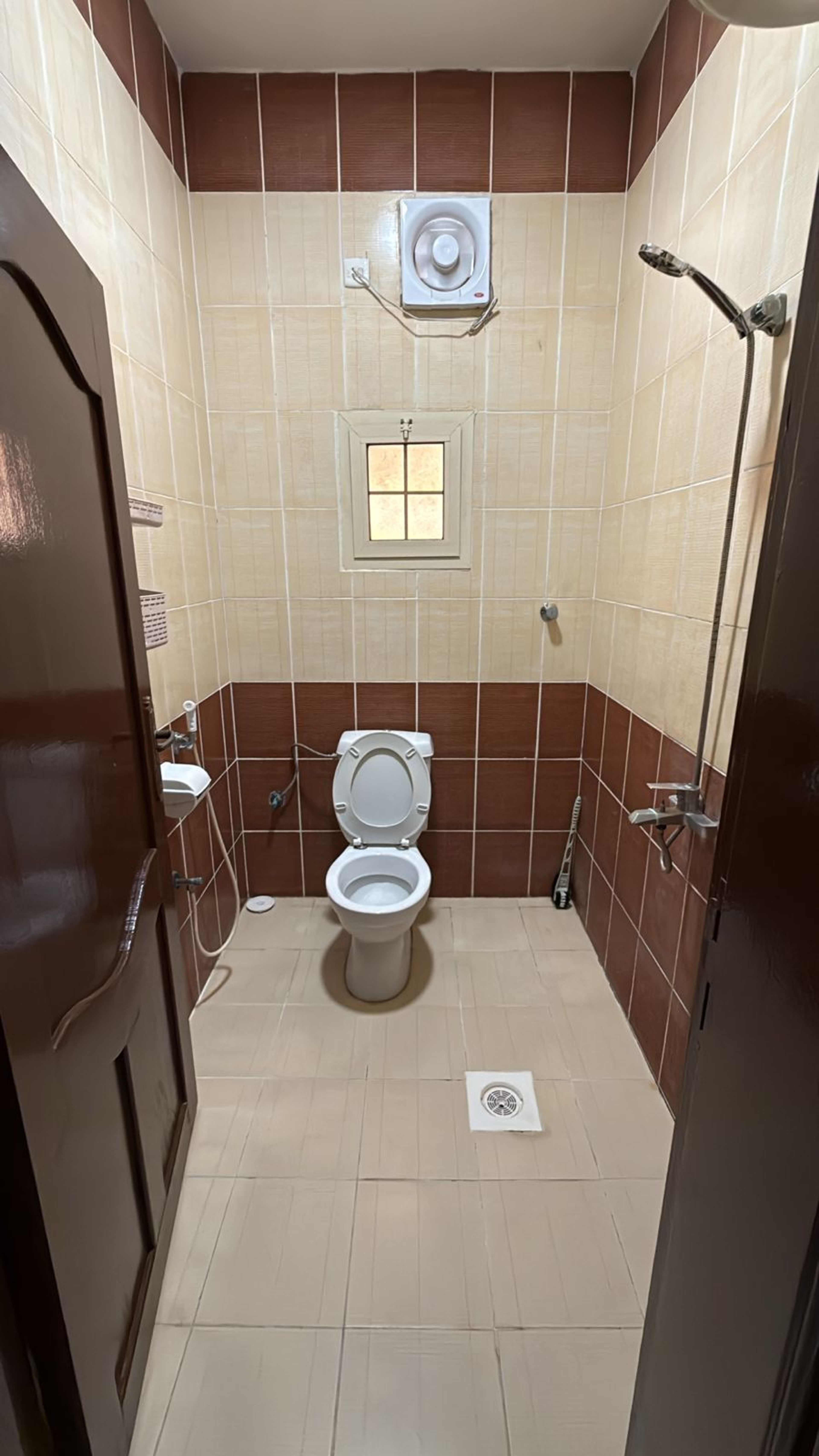 https://img.gathern.co/1400x0/1/xv55yGOabhLFWg_VRhnpAaRRIhwuSjkf.jpeg