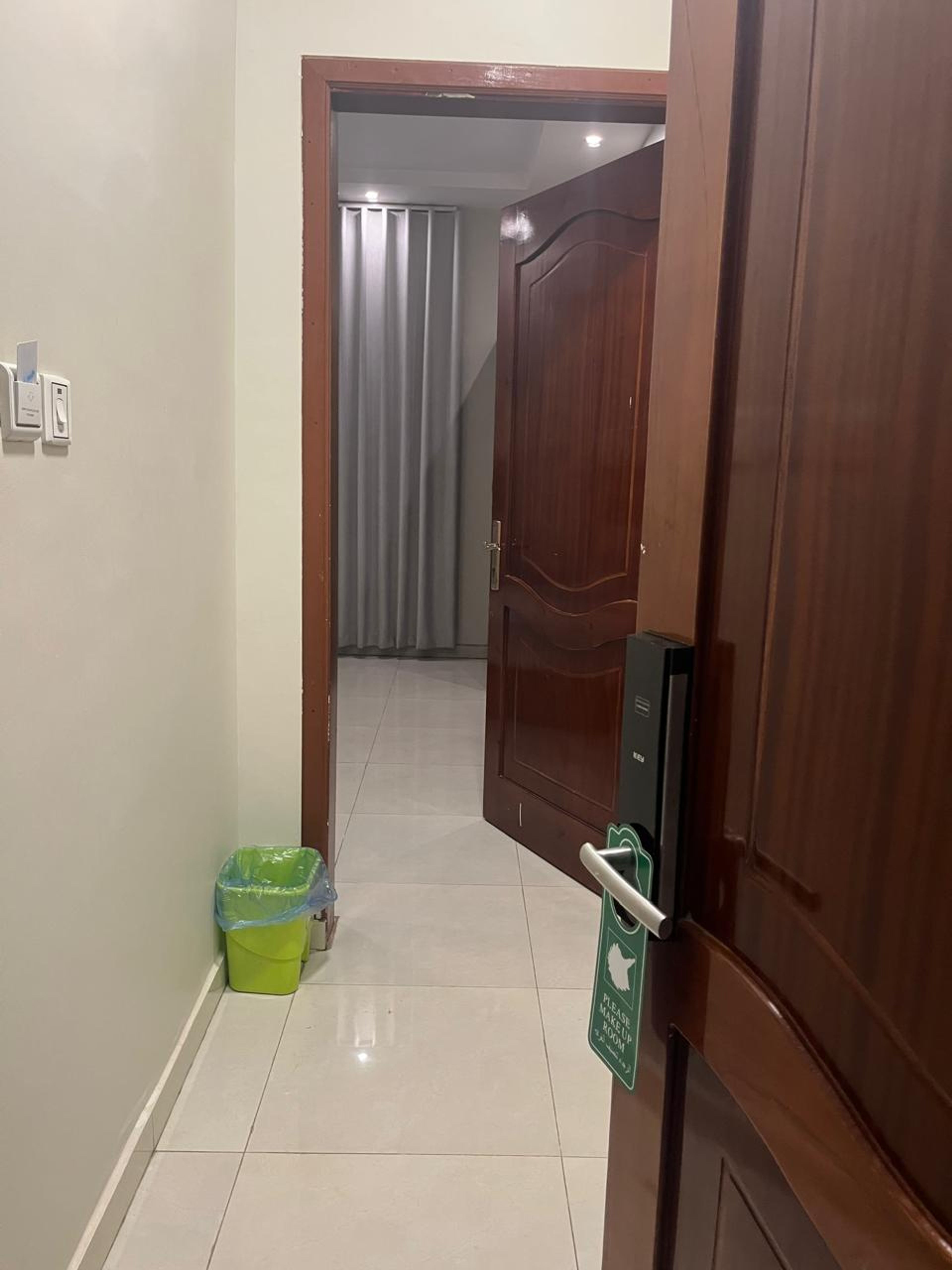https://img.gathern.co/1400x0/1/yDX1Mha0-yD2ztXdOiPjhA2R44QFhdD_.jpeg