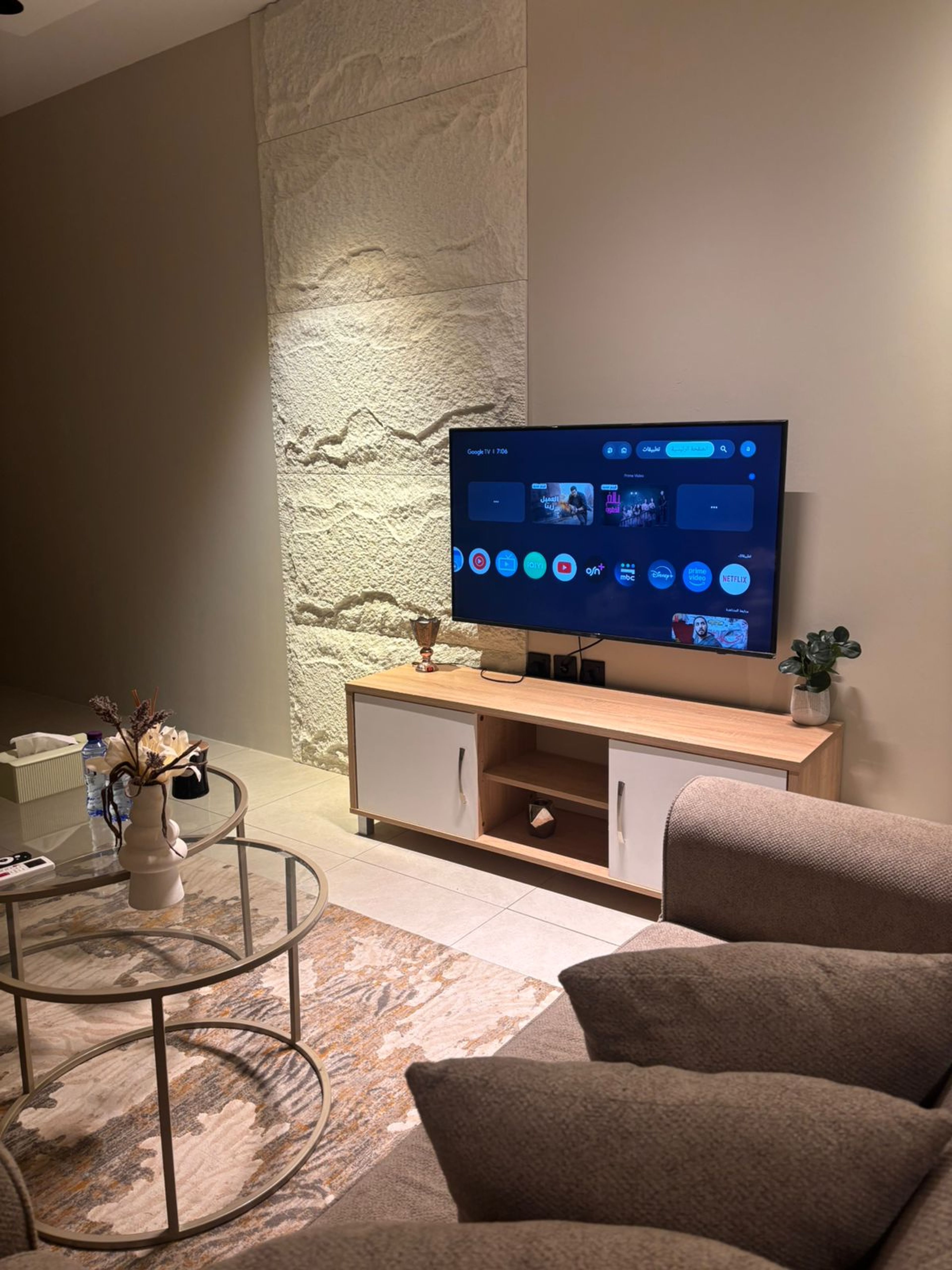 https://img.gathern.co/1400x0/1/yFUw4FhLaF6FxWjcUksgAxSETQHoER9h.jpeg