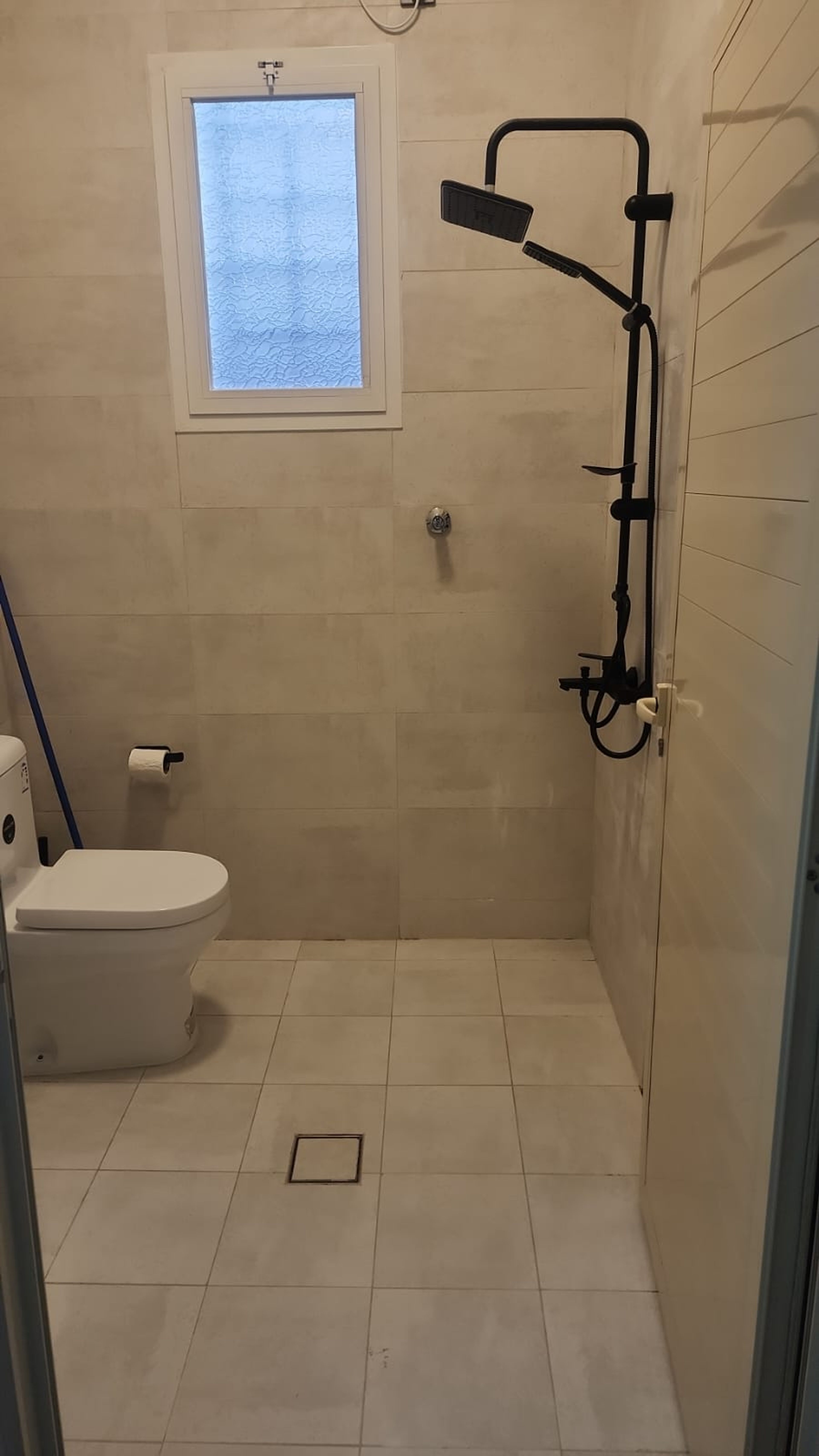 https://img.gathern.co/1024x0/1/ymB-XVXEkFFq2TIsxdq2DwdwL45HT5ke.jpg