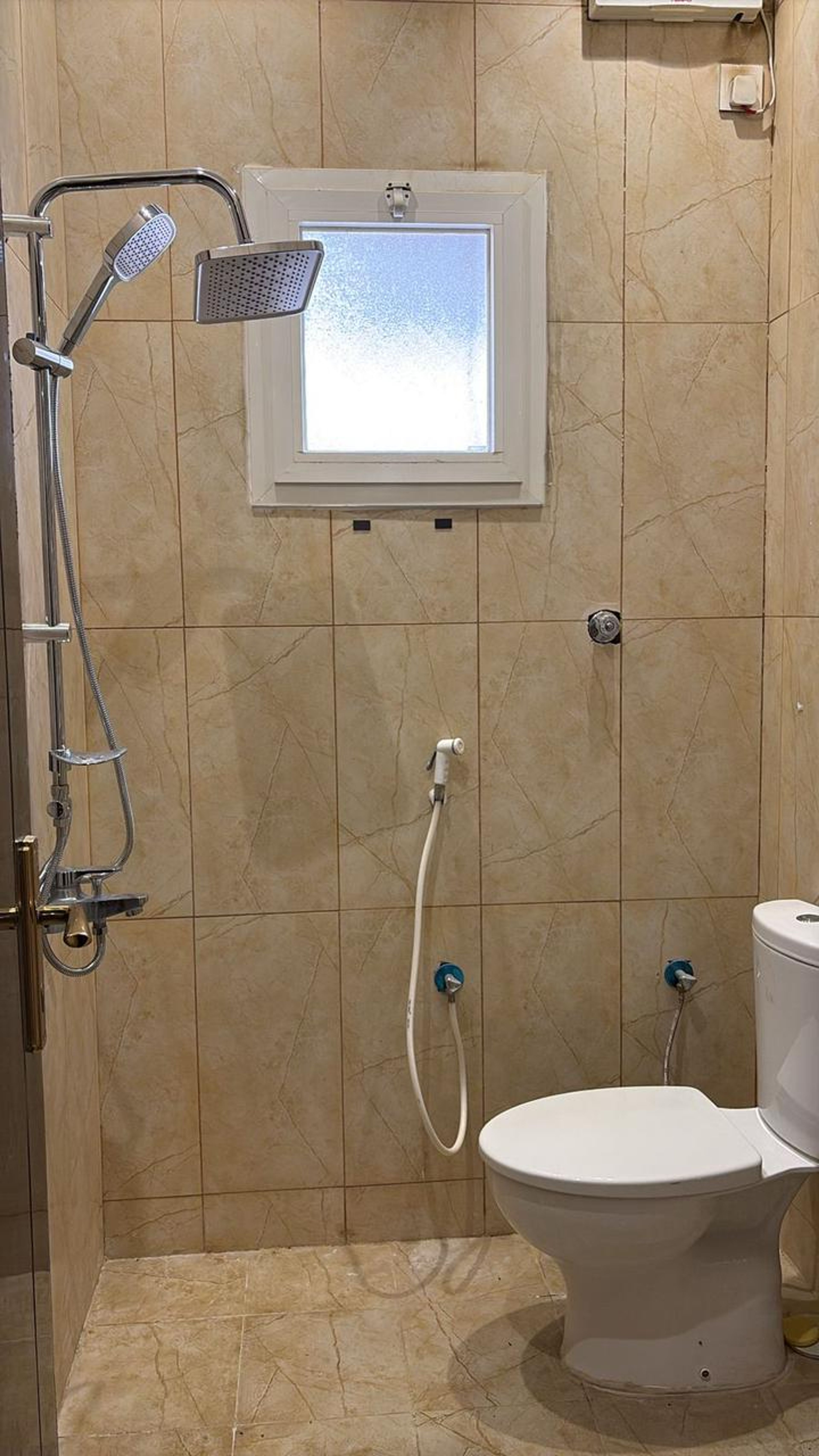 https://img.gathern.co/1400x0/1/z2BbT4CvKo7r09H93zug2iZ7oor8jKOw.jpeg