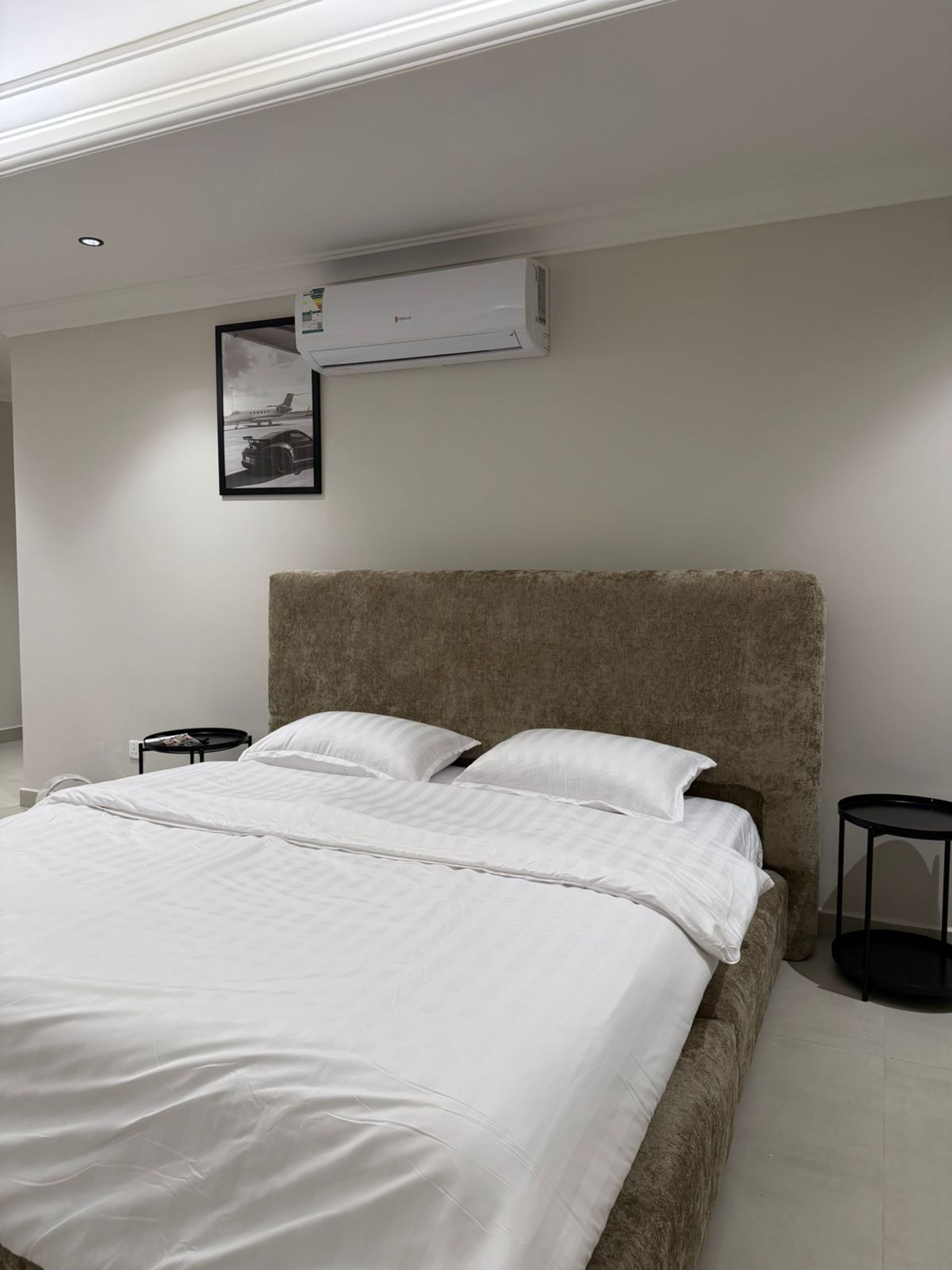 https://img.gathern.co/1400x0/1/z2I0KYMdsGd1anqb7TvkqG3uPtISuwyR.jpg
