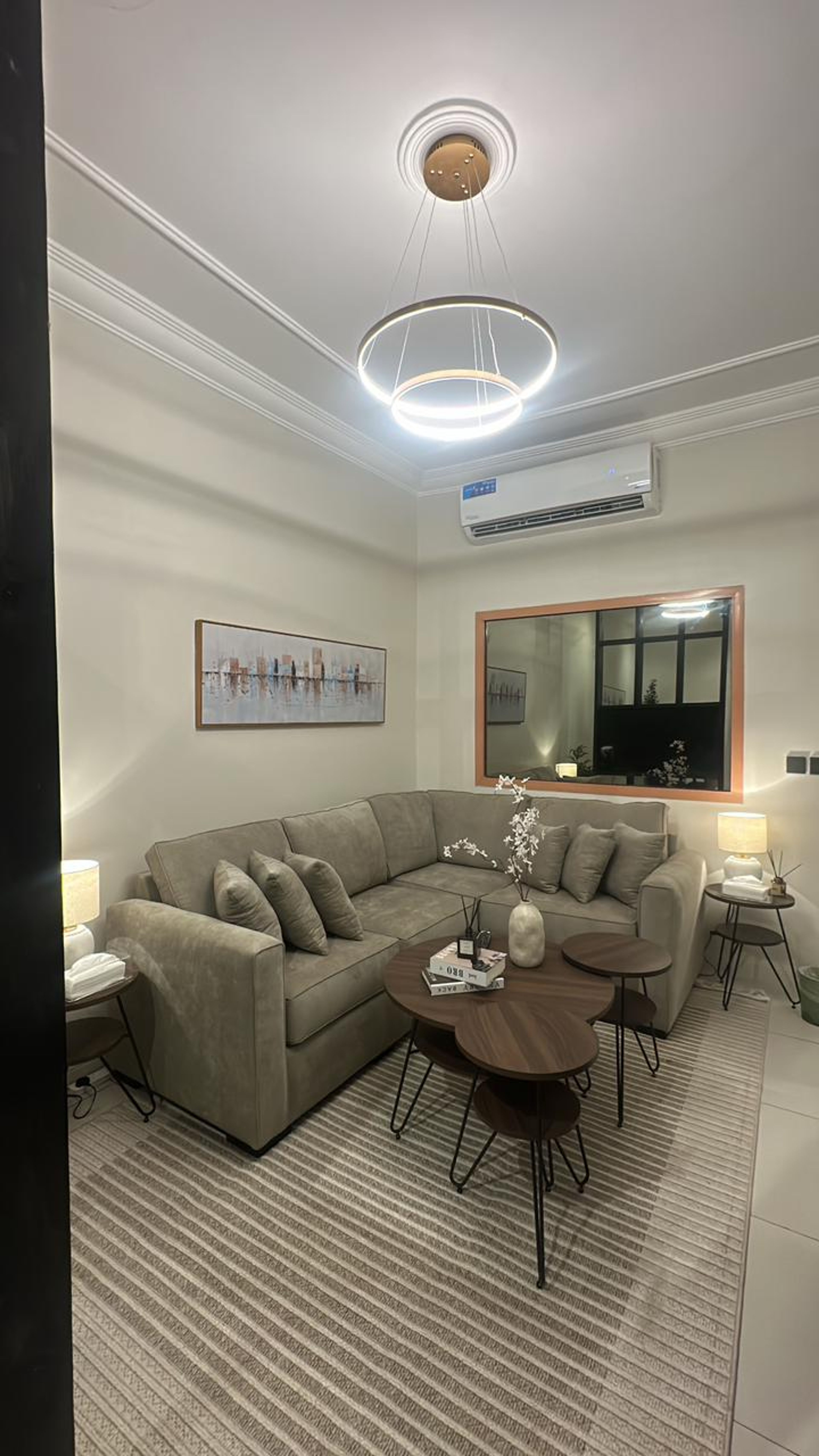 https://img.gathern.co/1400x0/1/zIgcDzVCWZv-khum_McvP_4BkXxAc8Bg.jpeg