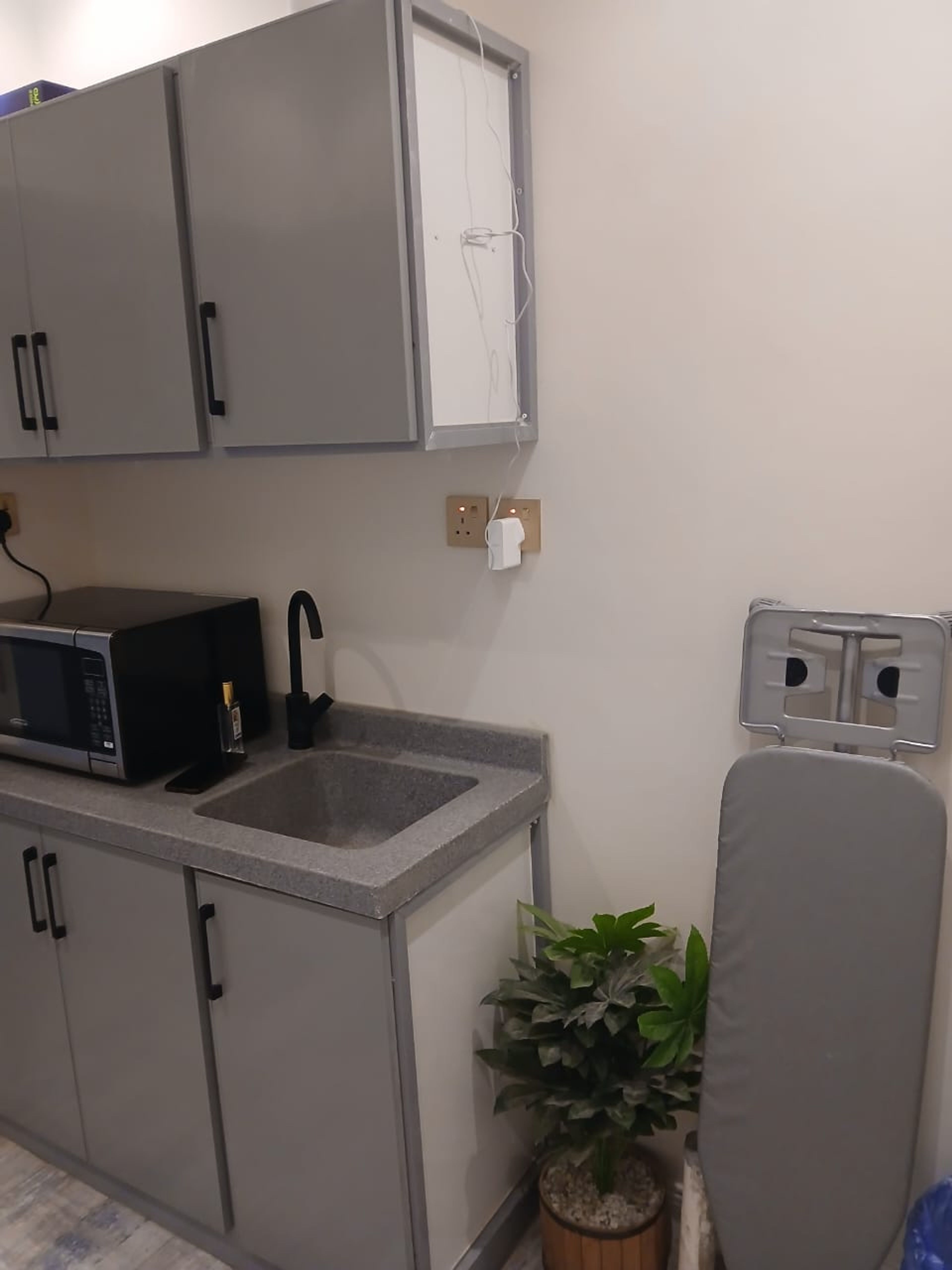 https://img.gathern.co/1400x0/1/zLJATGS0M4UsB0rTNdXzQs38cEOvKbQx.jpg