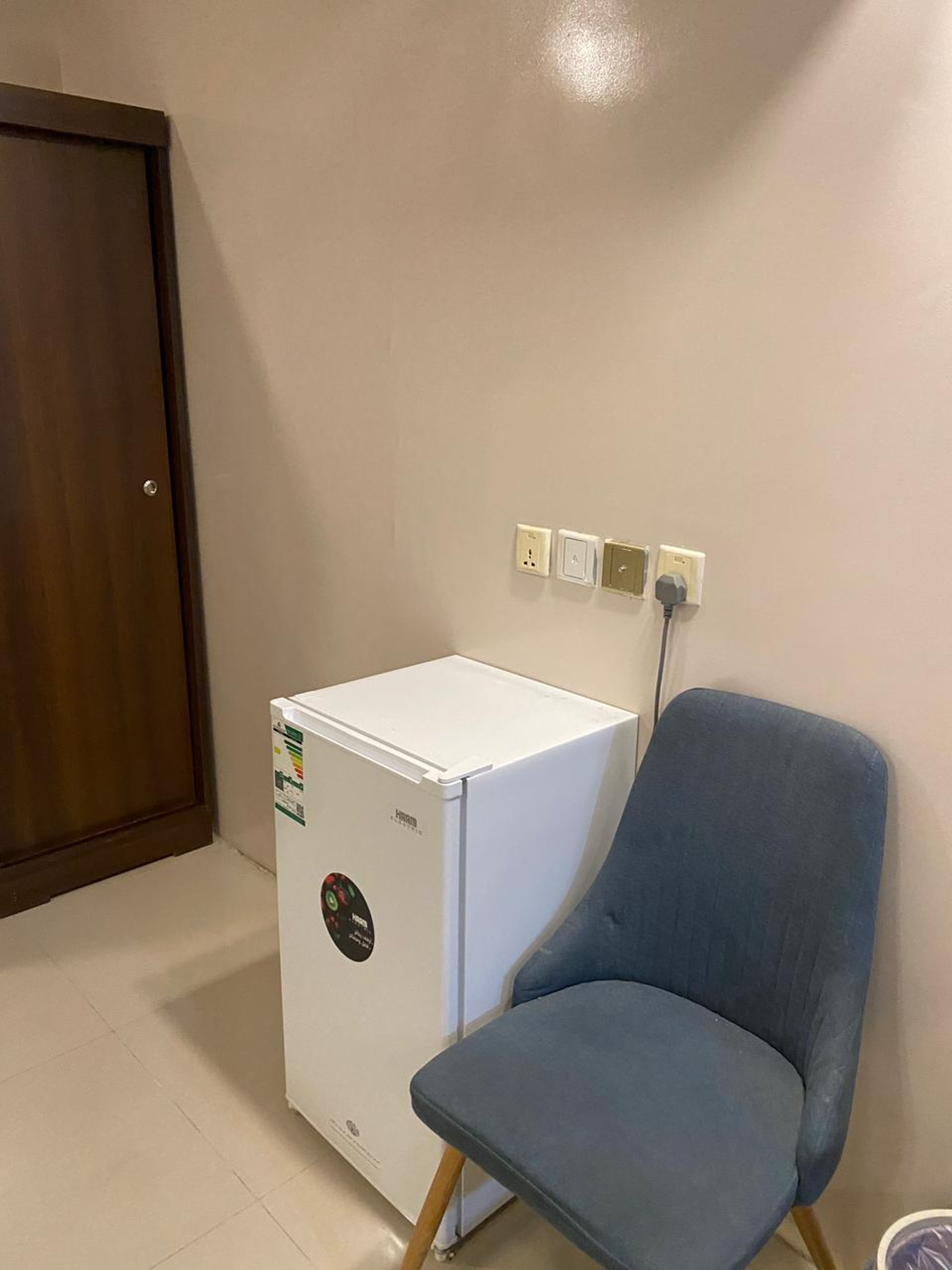 https://img.gathern.co/1400x0/1/zQ785SuIC-HgpFUHCCbTmB55RlvsqsLJ.jpeg