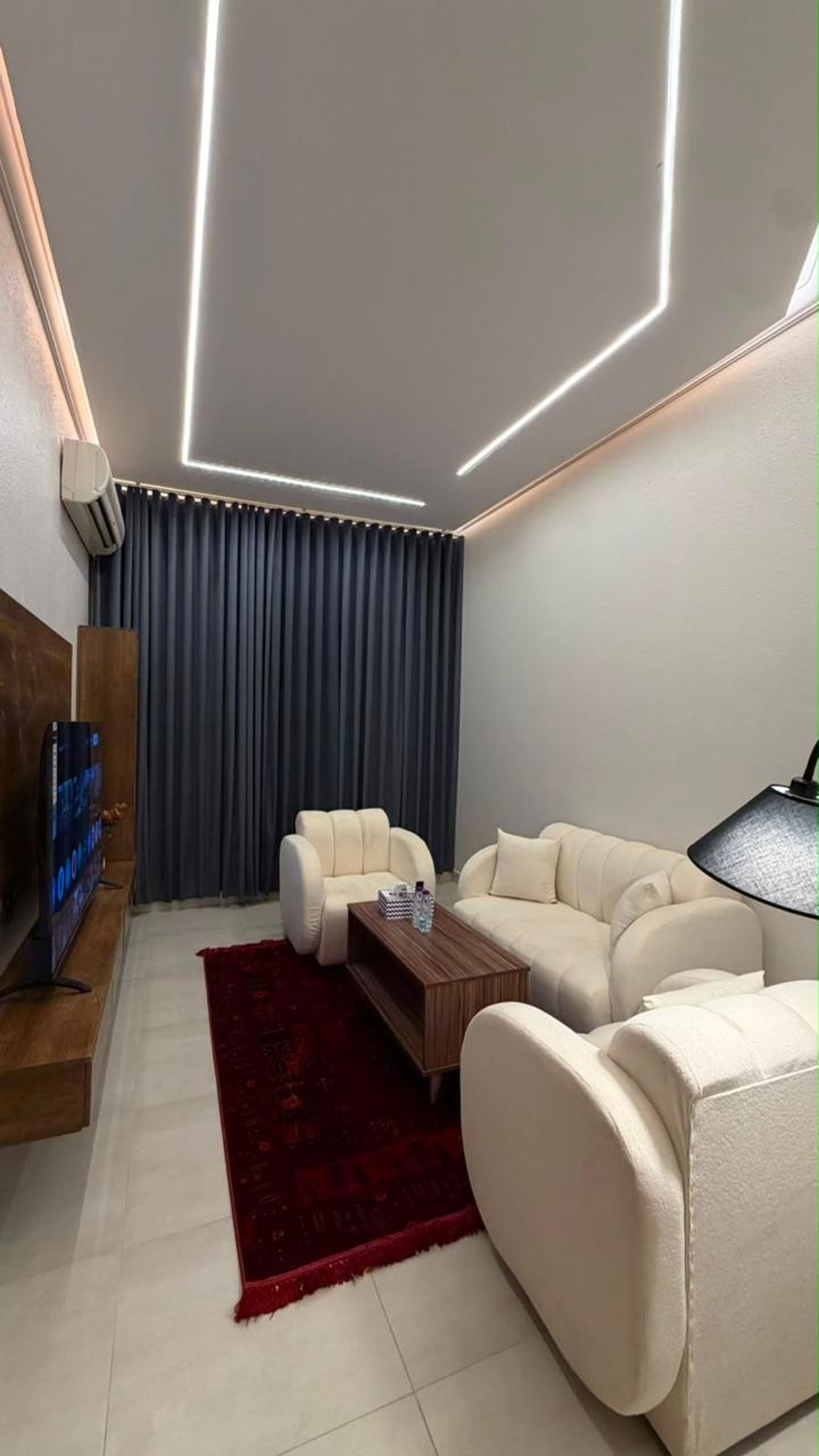 https://img.gathern.co/1024x0/1/zn1lOmseaT_qfK5nyXLzEqk3FD6r7j-Q.jpeg