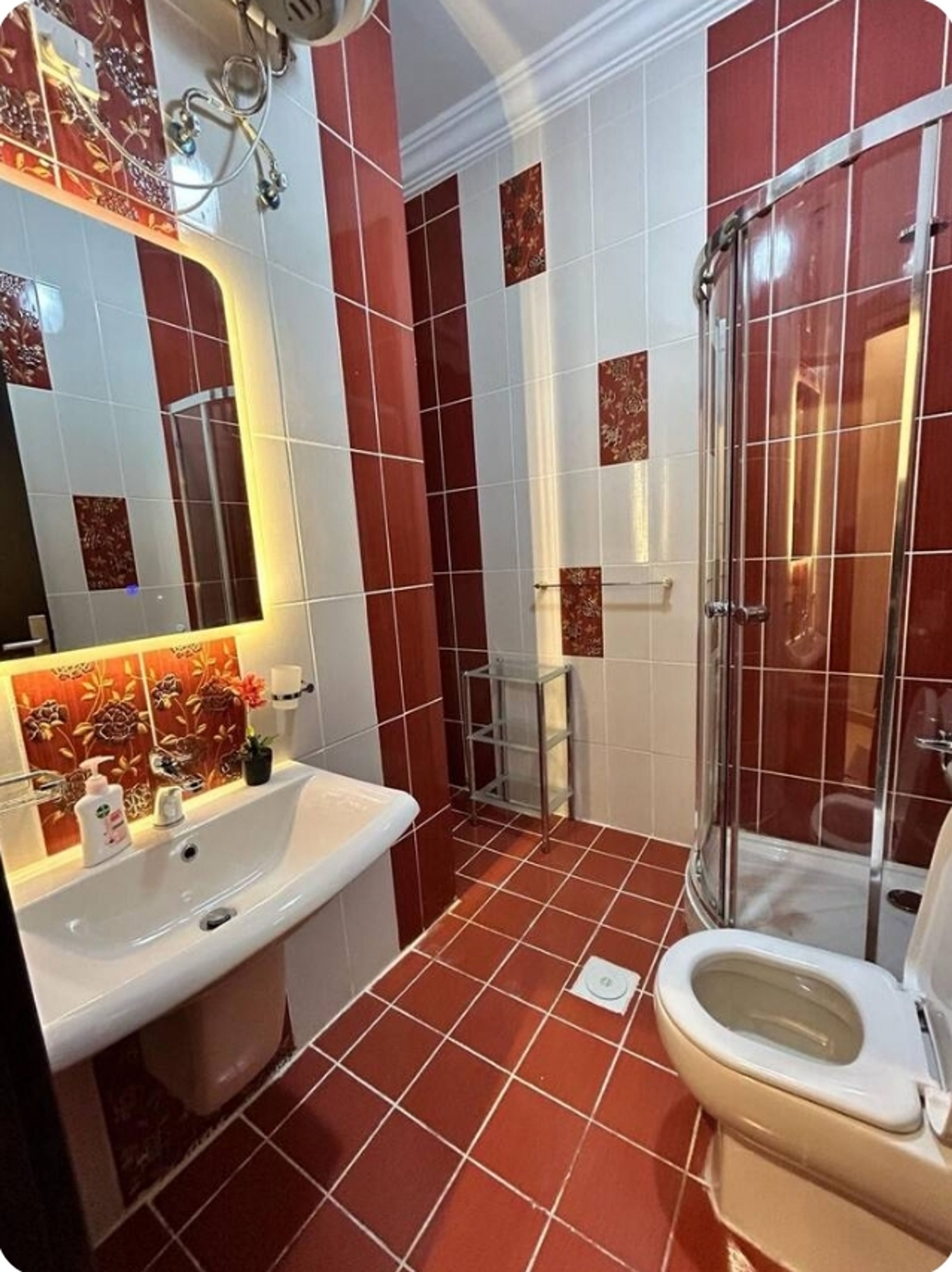 https://img.gathern.co/1400x0/1/zu9kXfogZIq-aRbmJGBNGIibja8lhxtL.jpg