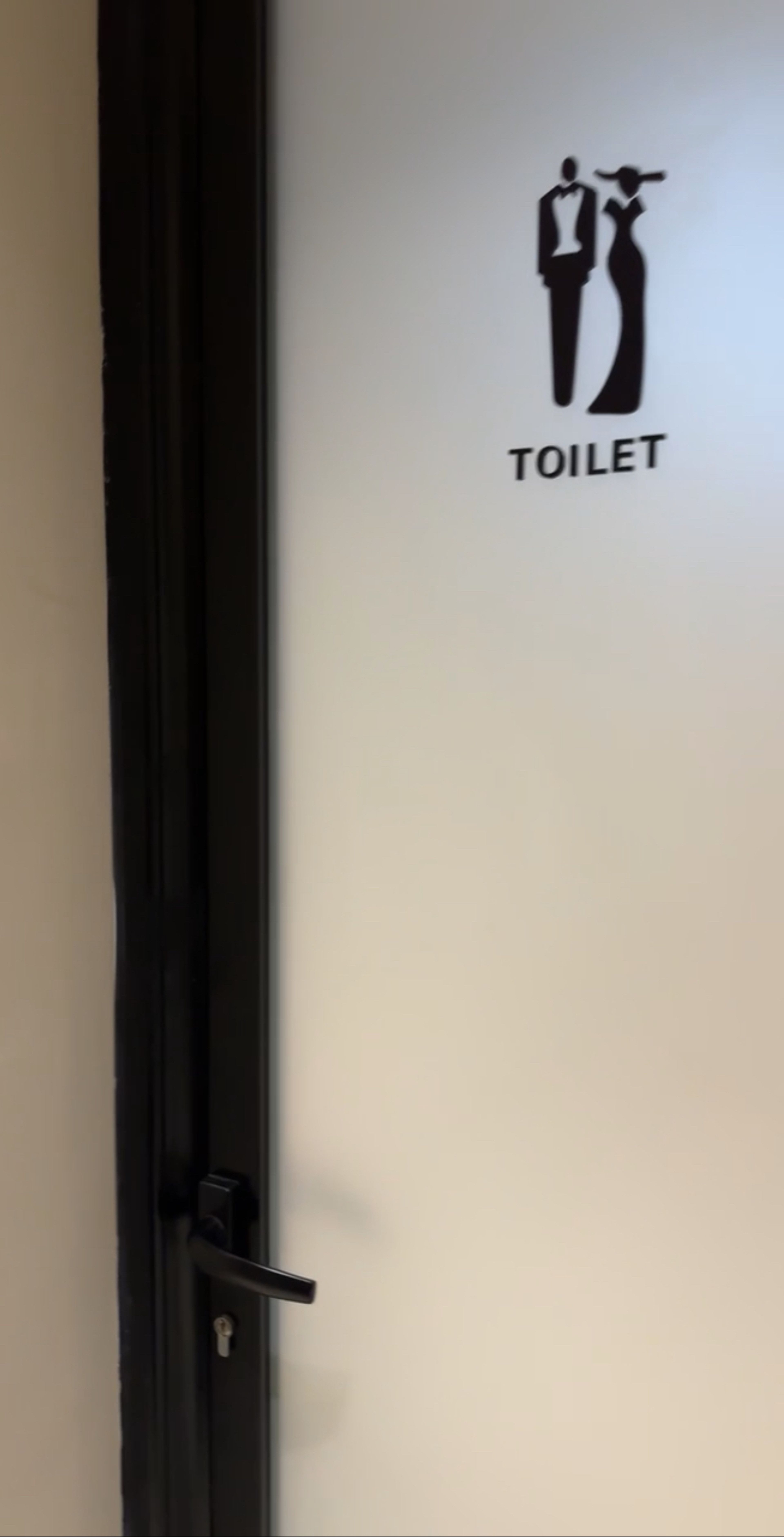 https://img.gathern.co/1400x0/1/zvaeXlMHWPaOayD5QVz_tBV_XrXe3QU_.jpg